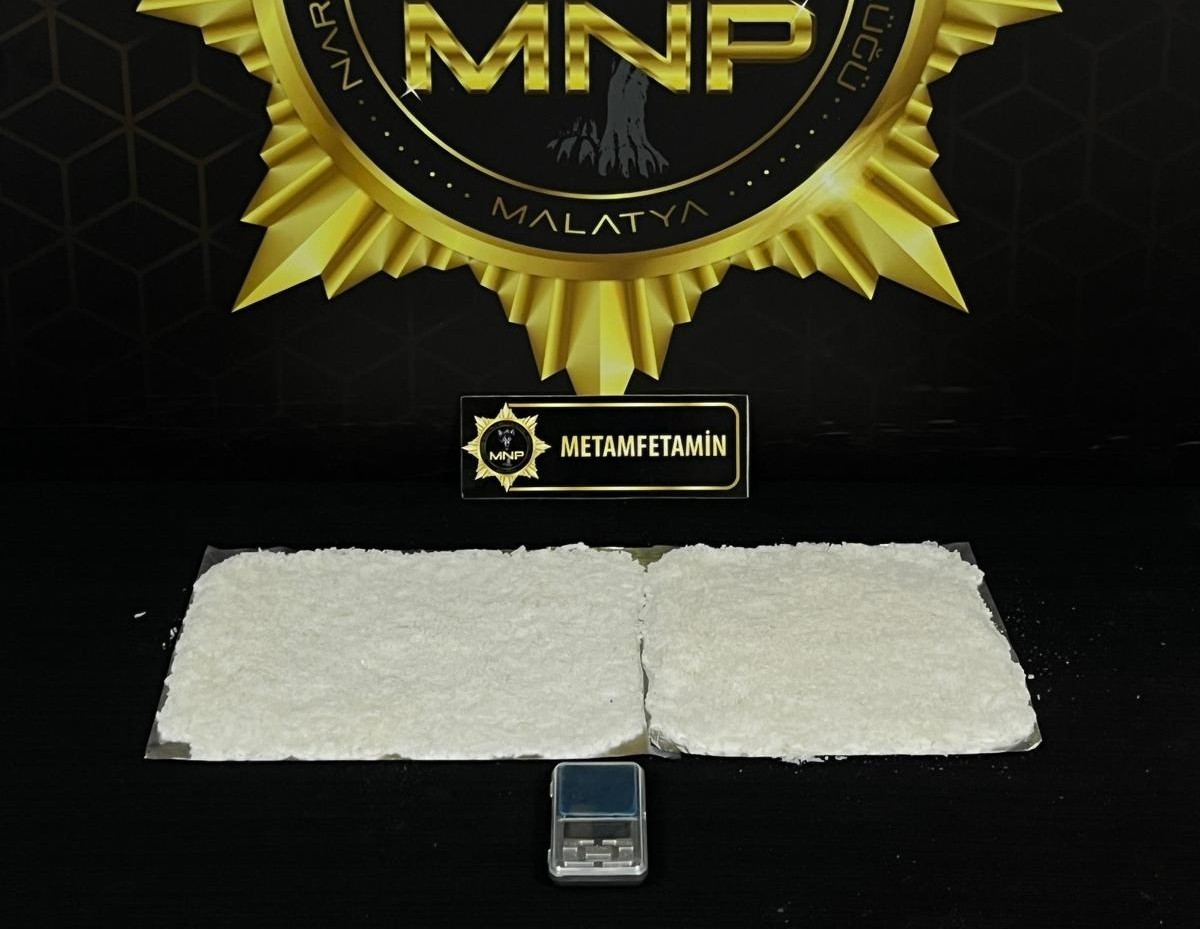 MALATYA’DA 900 GRAM METAMFETAMİN ELE GEÇİRİLDİ: 1 ŞÜPHELİ TUTUKLANDI