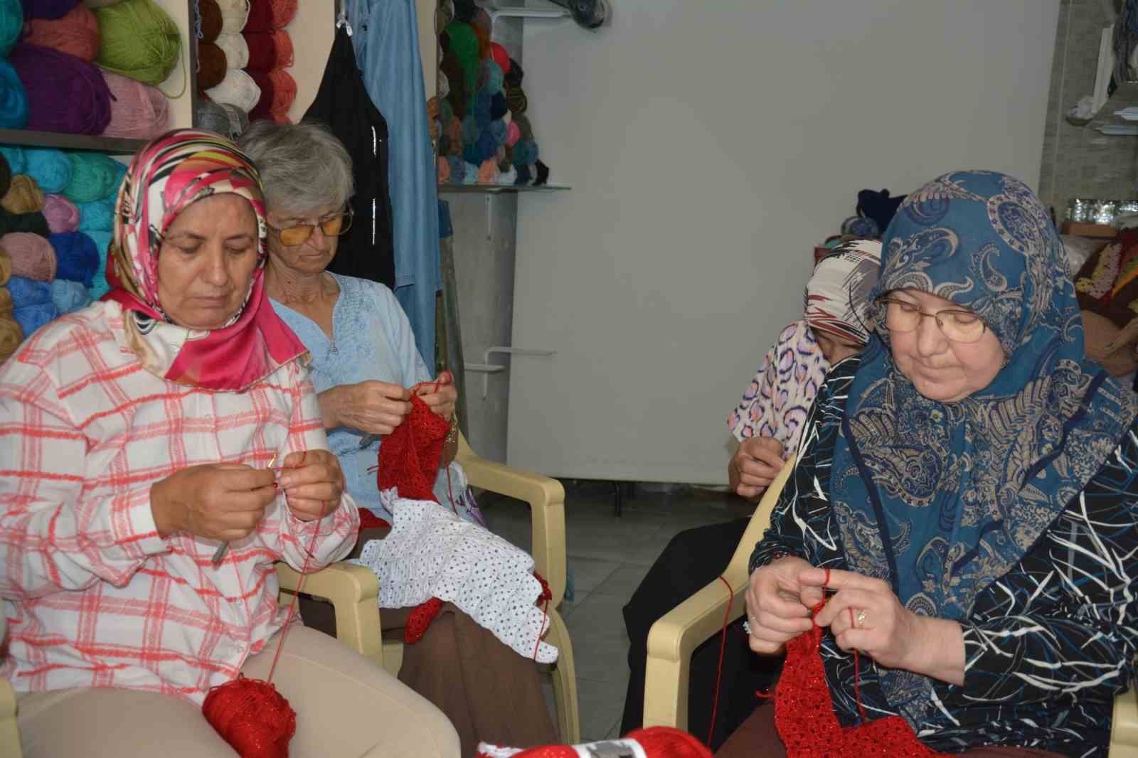 İLMEK İLMEK DEV TÜRK BAYRAĞI ÖRDÜLER