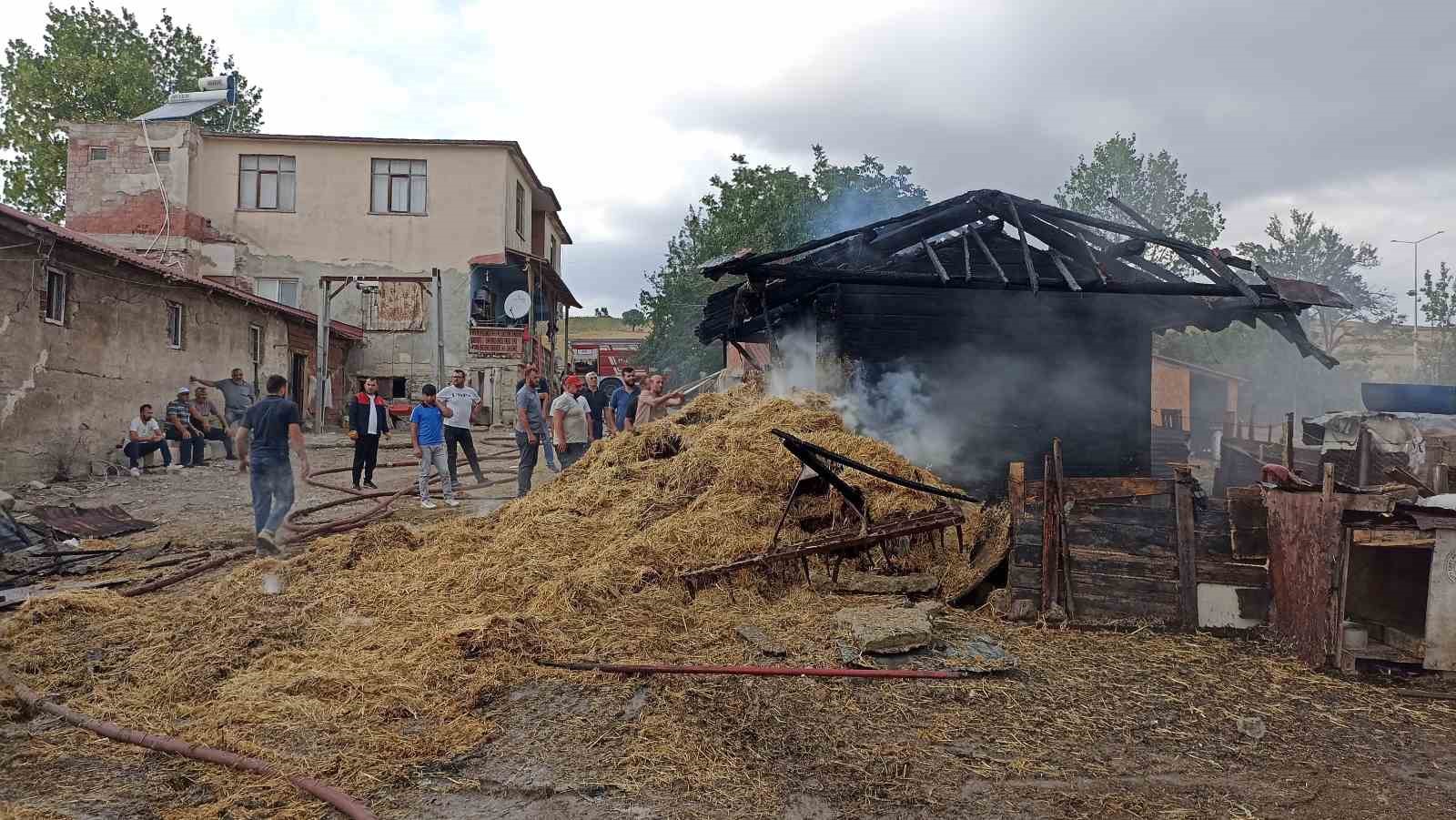 SAMSUN’DA AMBARDA YANGIN: 7 TON BUĞDAY KÜLE DÖNDÜ