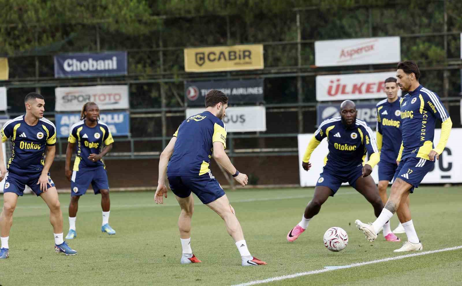 FENERBAHÇE, SAMSUNSPOR MAÇI HAZIRLIKLARINI SÜRDÜRDÜ