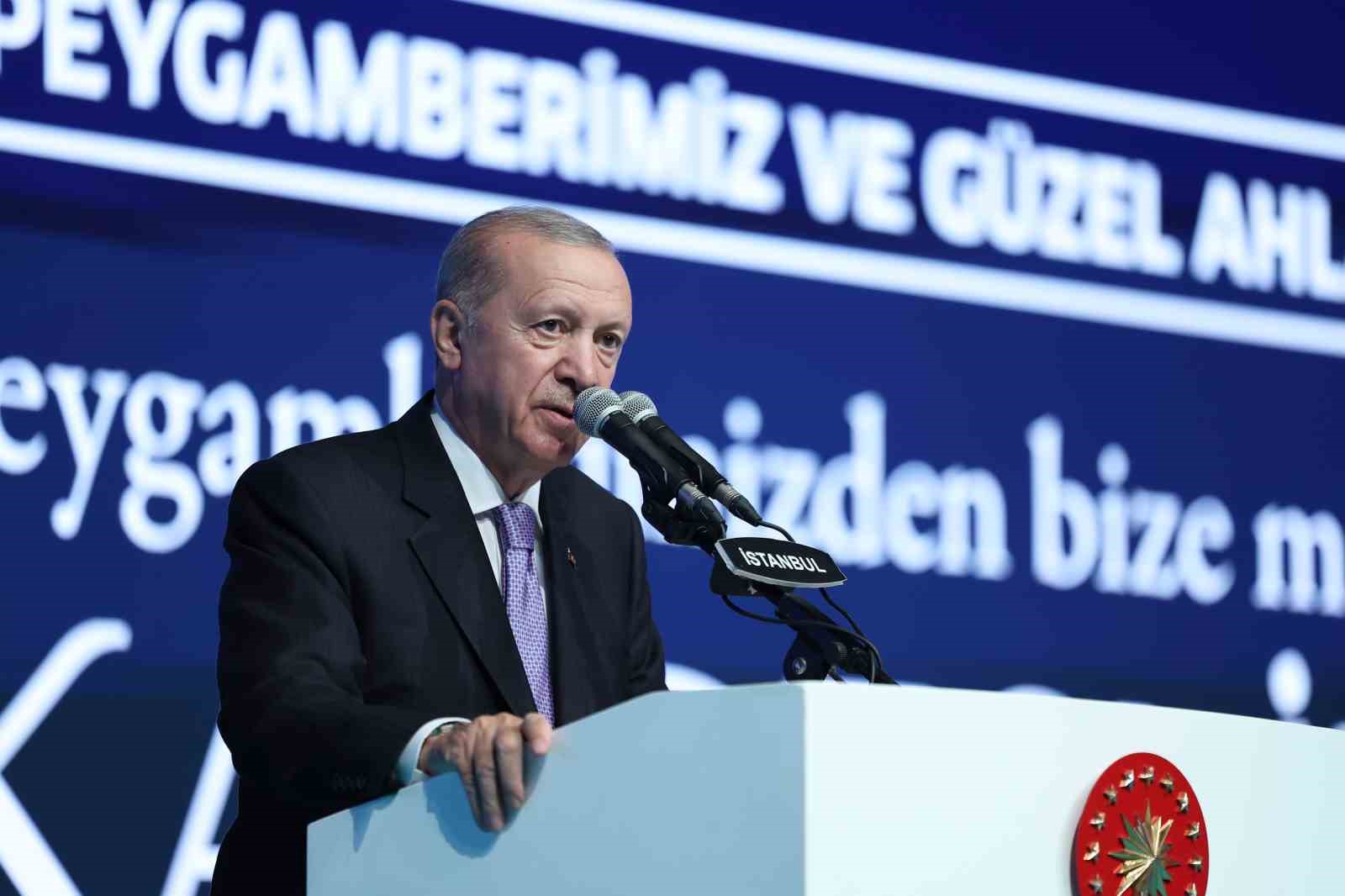 CUMHURBAŞKANI ERDOĞAN: "MÜSLÜMANLAR OLARAK BAŞKALARINA UMUT BAĞLAMAKLA HİÇBİR YERE VARAMAYIZ"