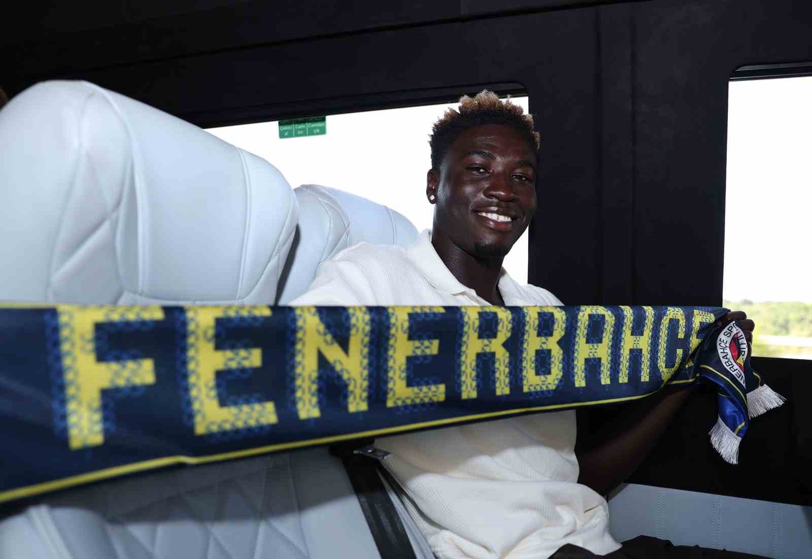 FENERBAHÇE, GANALI STOPER OPPONG’U KADROSUNA KATTI