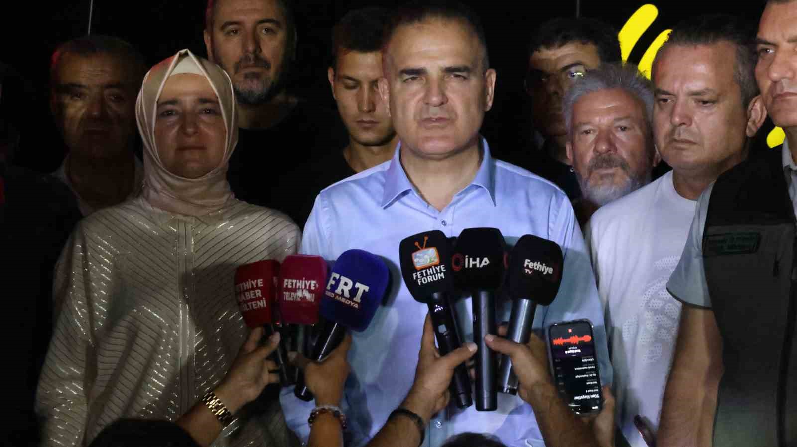 FETHİYE’DEKİ ORMAN YANGININDA 16 HUZUREVİ SAKİNİ DUMANDAN ETKİLENDİ