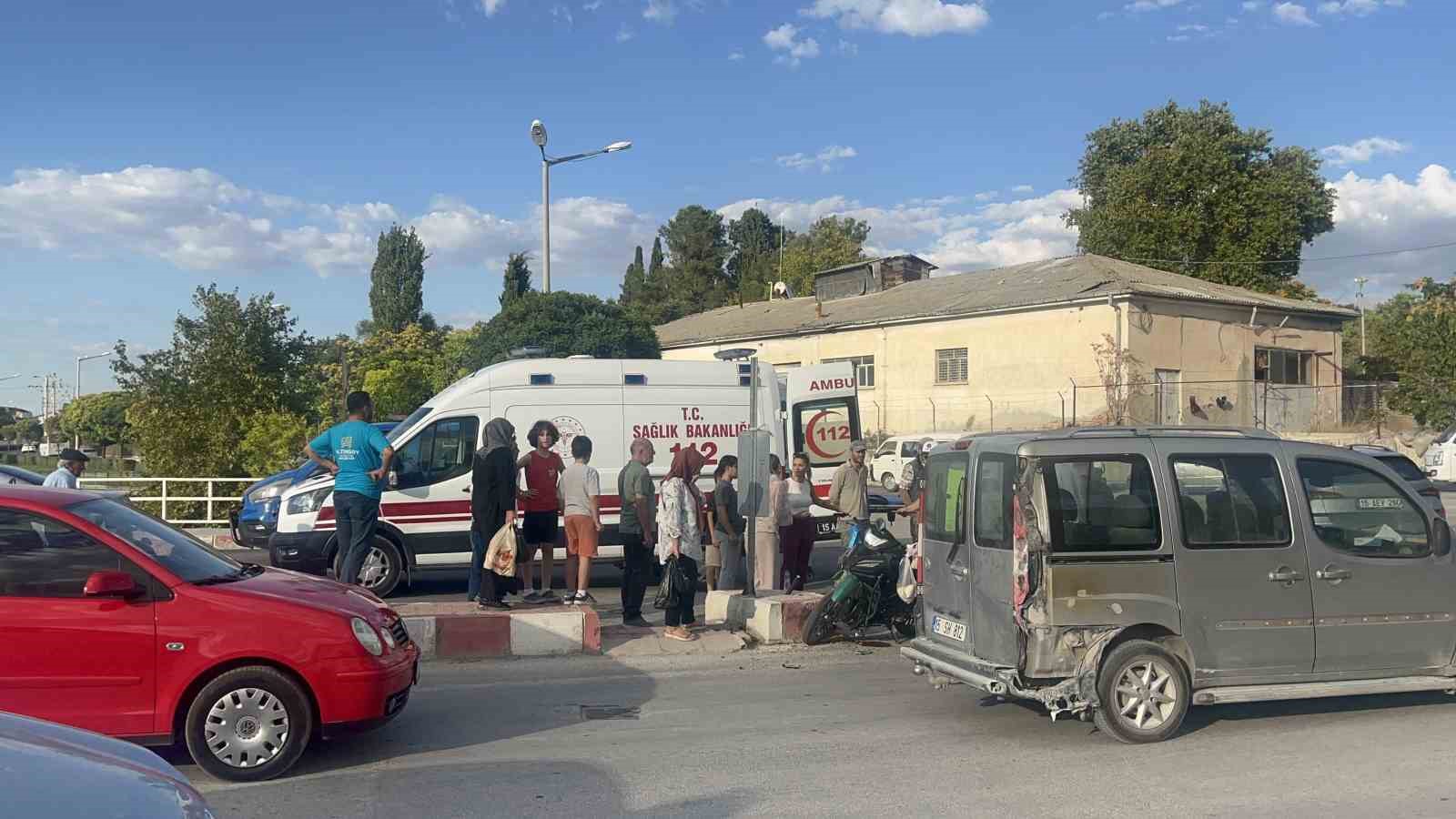 BURDUR’DA OTOMOBİL İLE MOTOSİKLET ÇARPIŞTI: 1 YARALI