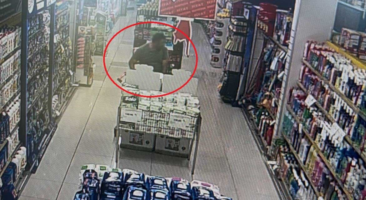 SİGARA ÇANTASINI DOLDURDU, DOA SIRASINA GİRİP BEKLEDİ: 440 PAKET SİGARAYLA BÖYLE KAÇTI
