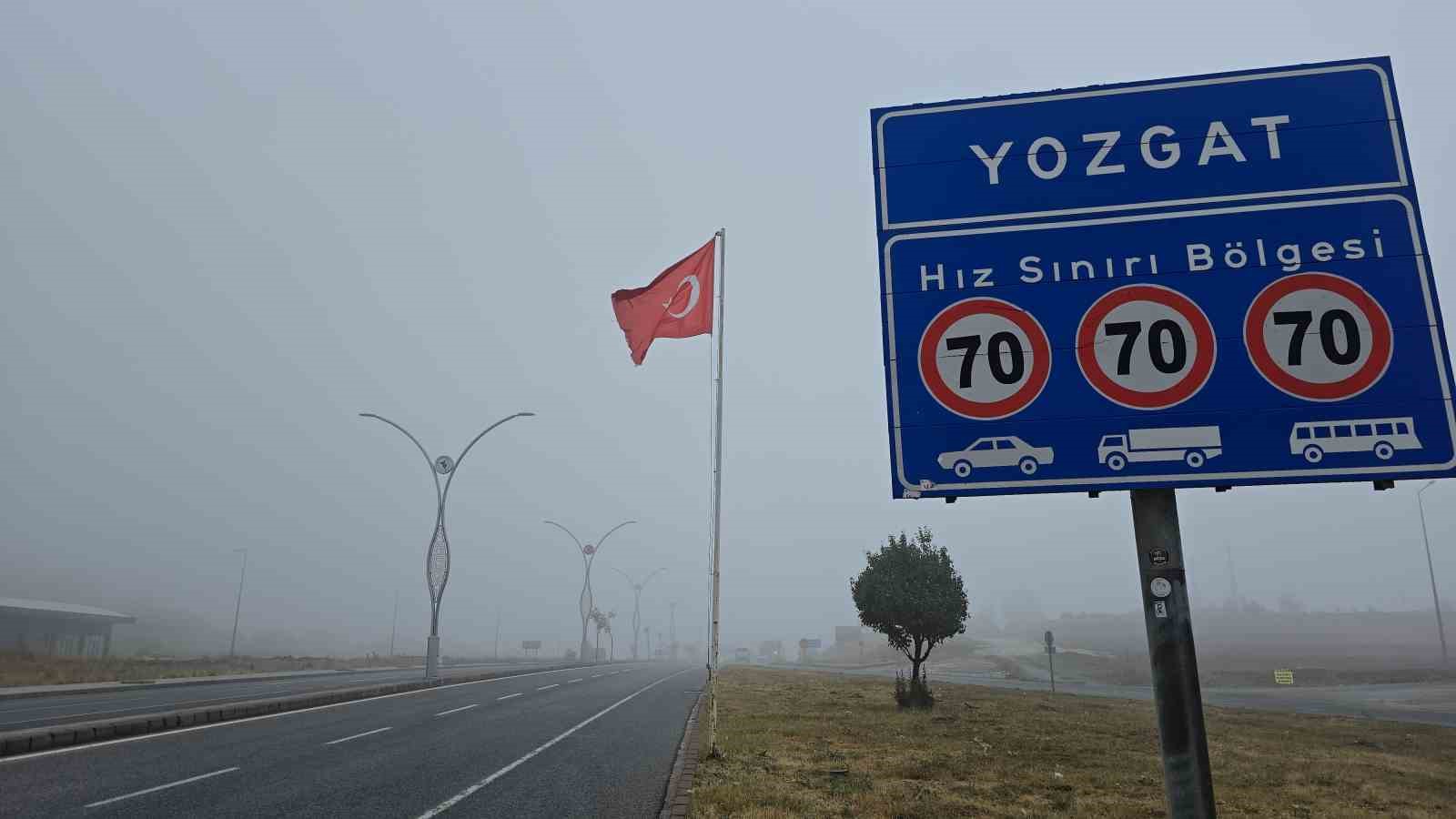 YOZGAT’TA SİS ETKİLİ OLDU, GÖRÜŞ MESAFESİ YER YER 10 METREYE DÜŞTÜ