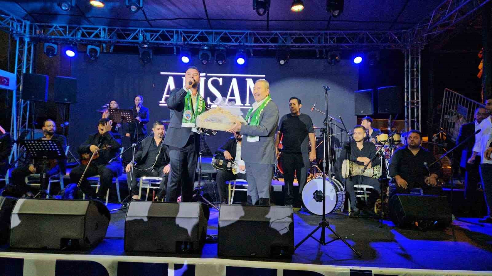 MALATYA’DA YAĞMURA RAĞMEN ALİŞAN COŞKUSU