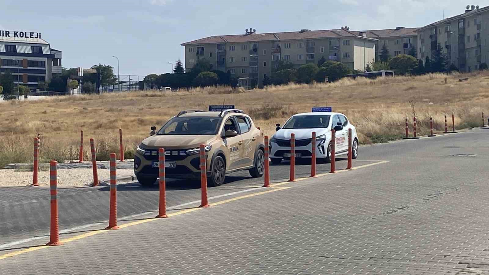 EHLİYET SINAVLARINDA SABİT PARKUR DÖNEMİNE SON