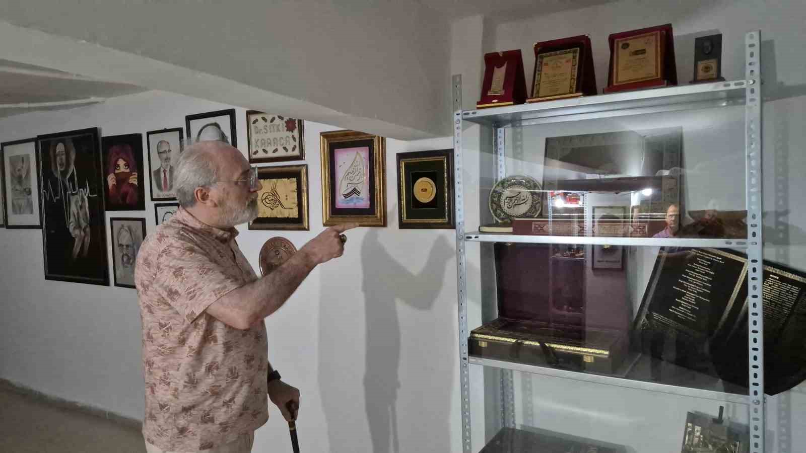 49 ÜLKE VE 80 ŞEHİR GEZEREK YARIM ASIRDIR TARİHİ ESER TOPLUYOR
