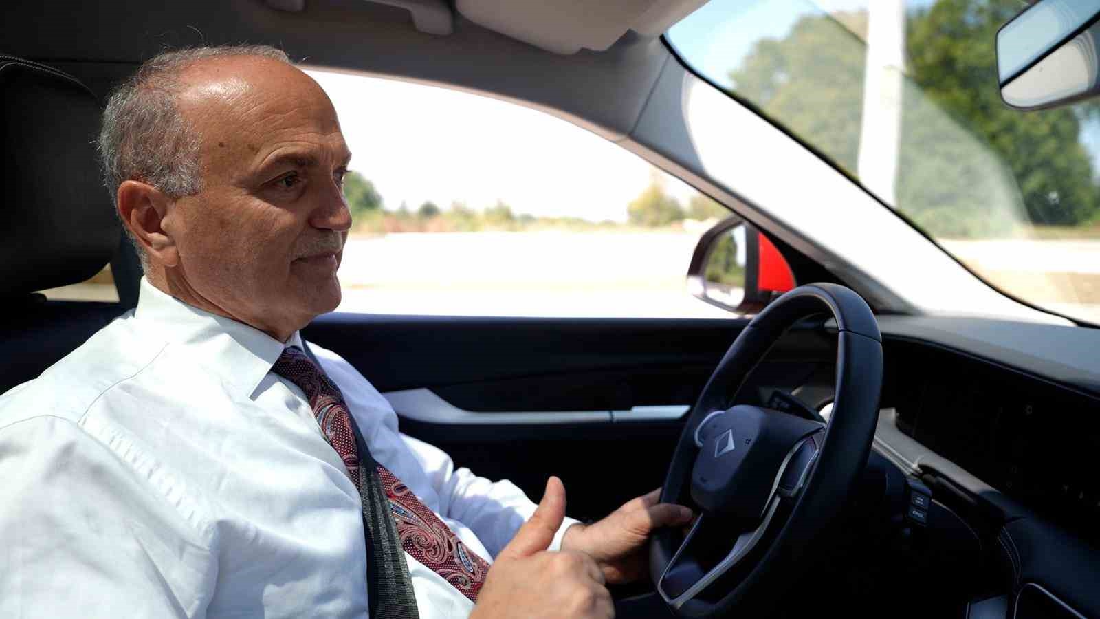 PROJESİNDE ÇALIŞTI, HİZMETLERİNİ TEST ETTİ