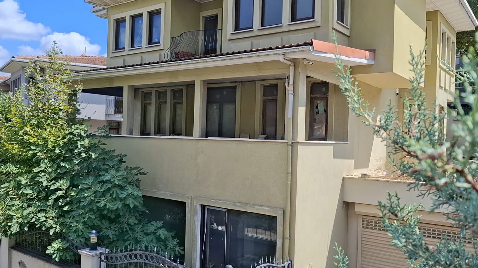 YAZAR MURAT KOPARAN ÜSKÜDAR’DAKİ VİLLASINDA ÖLÜ BULUNDU