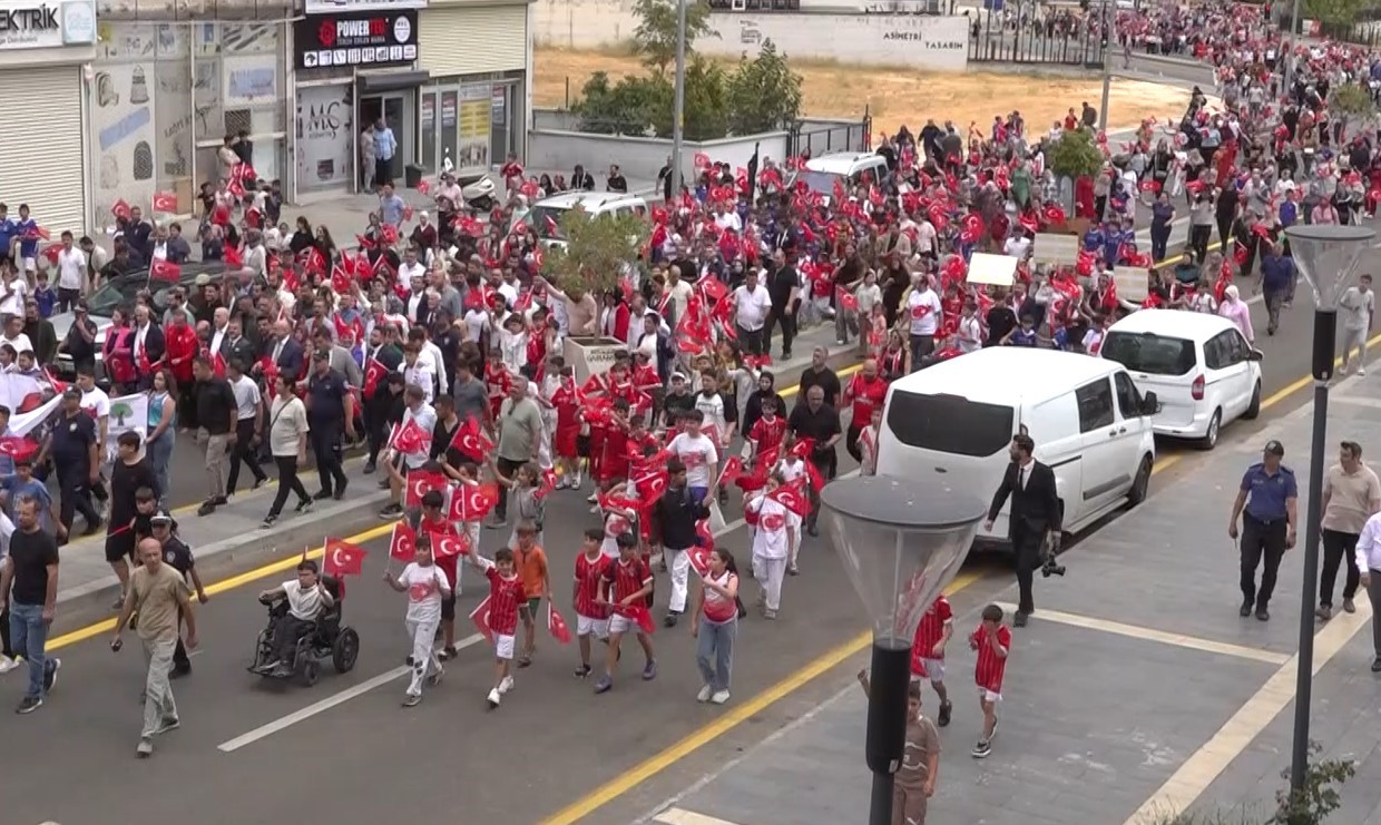 GAZİANTEP’TE 30 AĞUSTOS ZAFER YÜRÜYÜŞÜ VE BASKET TAKIMI LANSMANI YAPILDI