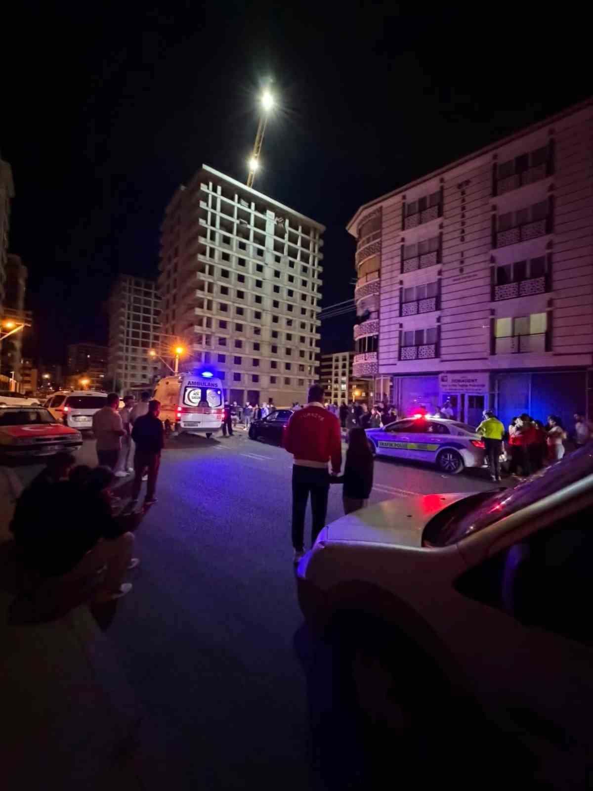 SİNCAN’DA ZİNCİRLEME KAZA: 3 ARAÇ BİRBİRİNE GİRDİ, 1 KİŞİ AĞIR YARALANDI