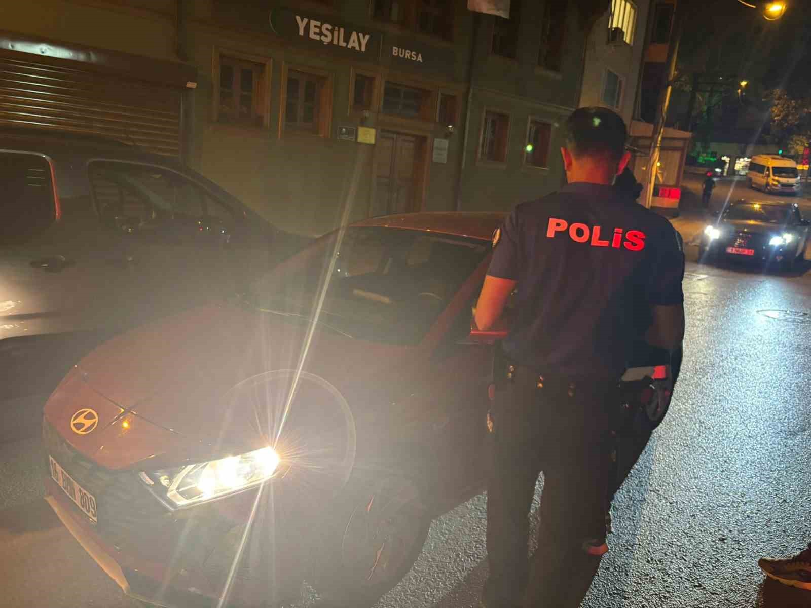 BURSA’DA ’HUZUR’ DENETİMLİNDE 3 ARANAN ŞAHIS YAKALANDI