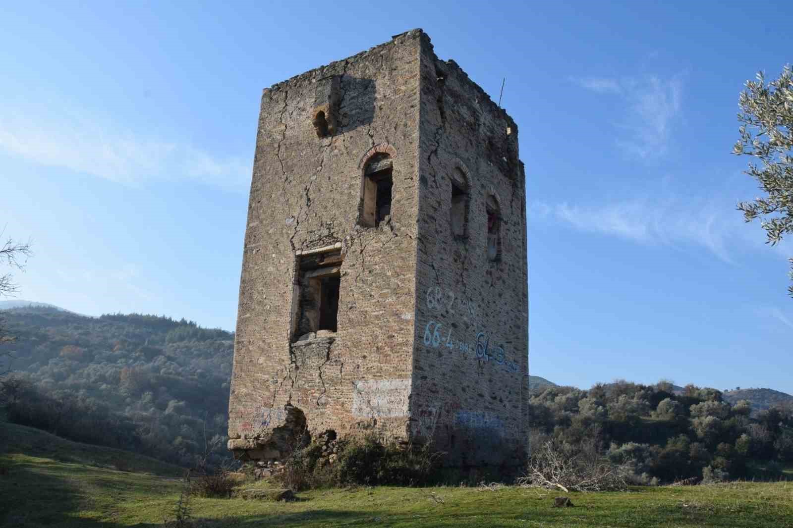YÜZYILLARA DİRENDİ, DUYARSIZLIĞA YENİLDİ