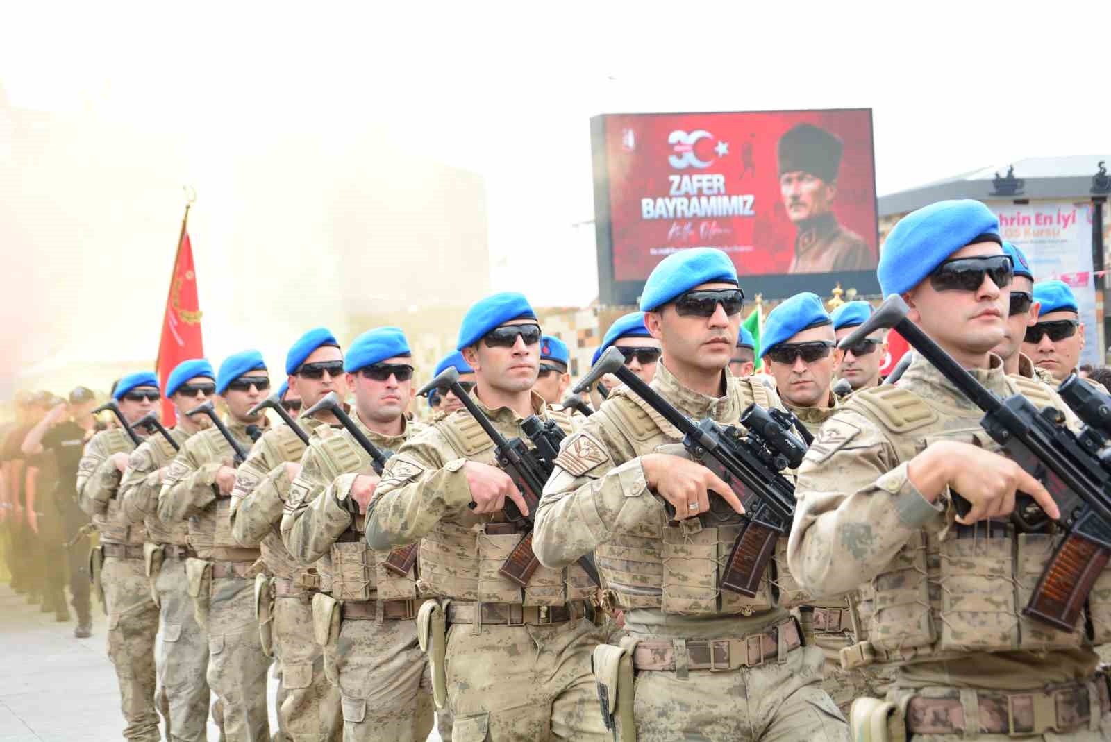ÇORUM’DA 30 AĞUSTOS ZAFER BAYRAMI COŞKUYLA KUTLANDI