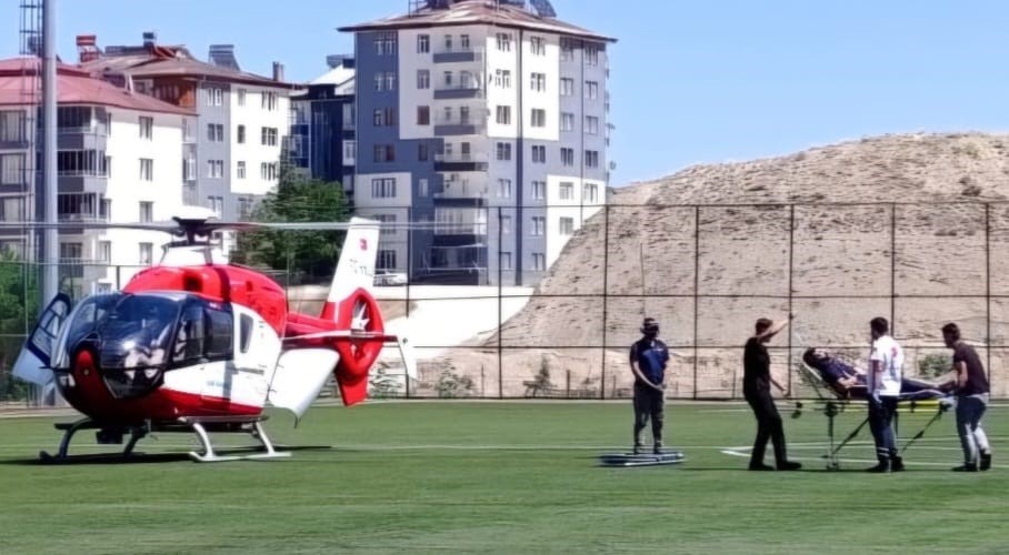 MALATYA’DA AMBULANS HELİKOPTER 58 YAŞINDAKİ HASTA İÇİN HAVALANDI