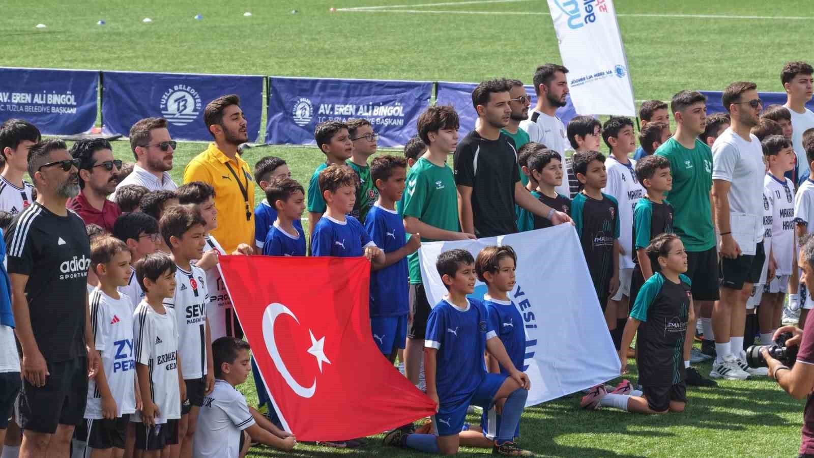 TUZLA’DA 30 AĞUSTOS ZAFER KUPASI SAHİPLERİNİ BULDU