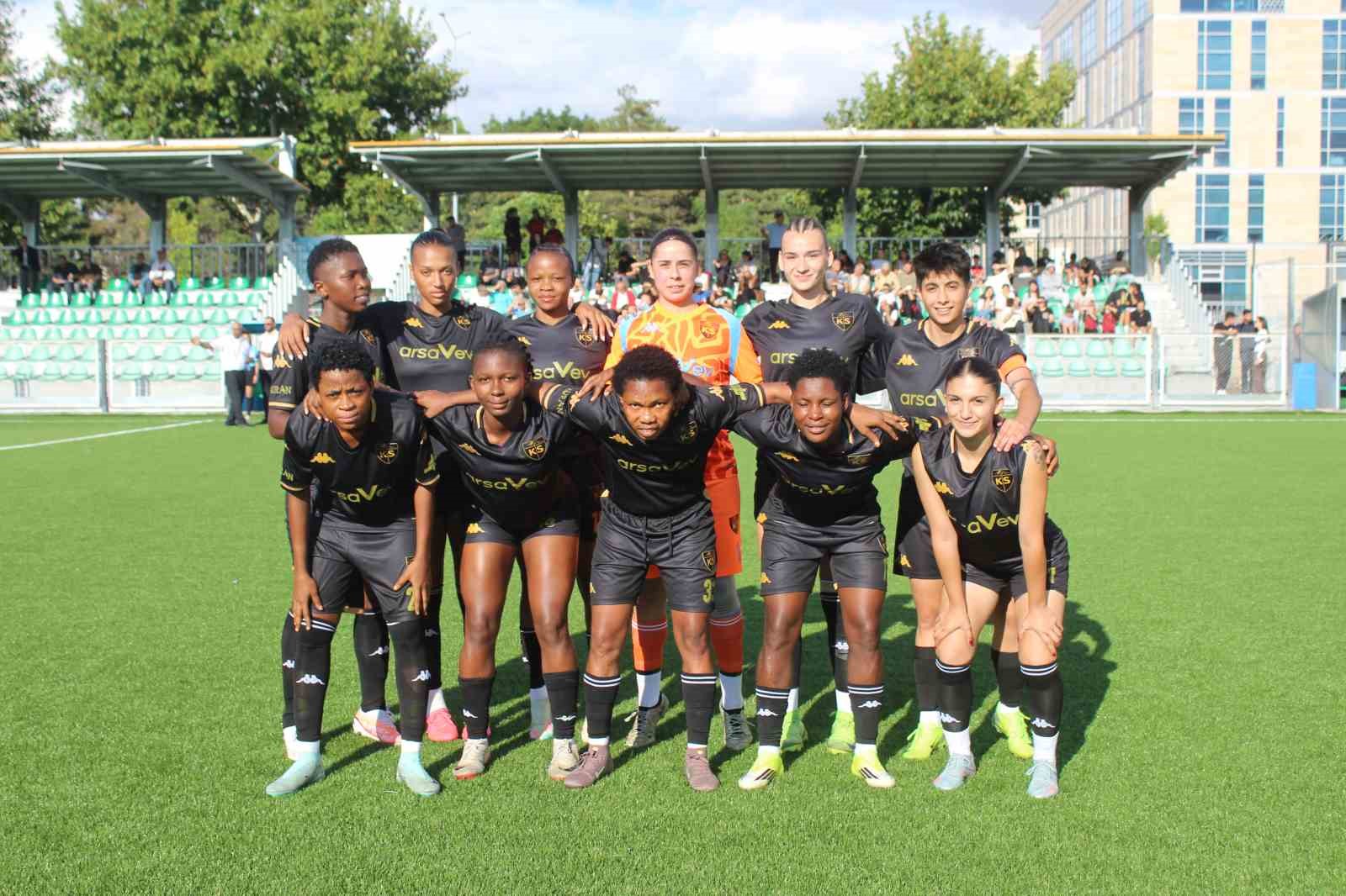 KAYSERİ KADIN FK SEZONA GALİBİYETLE BAŞLADI