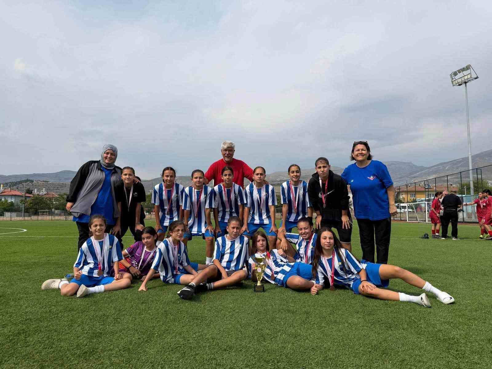 ANALİG FUTBOL TÜRKİYE ŞAMPİYONASI ERZİNCAN’DA SONA ERDİ