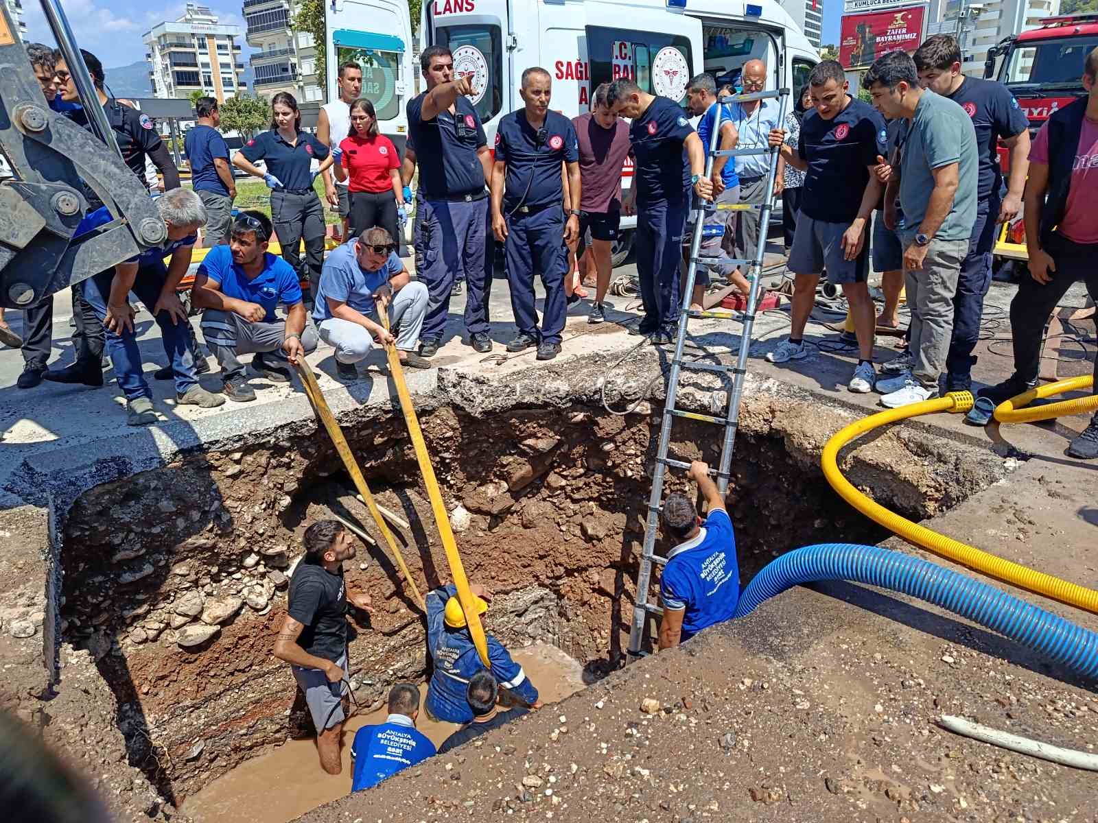 GÖÇÜKTE MAHSUR KALAN İŞÇİ İÇİN ZAMANLA YARIŞ
