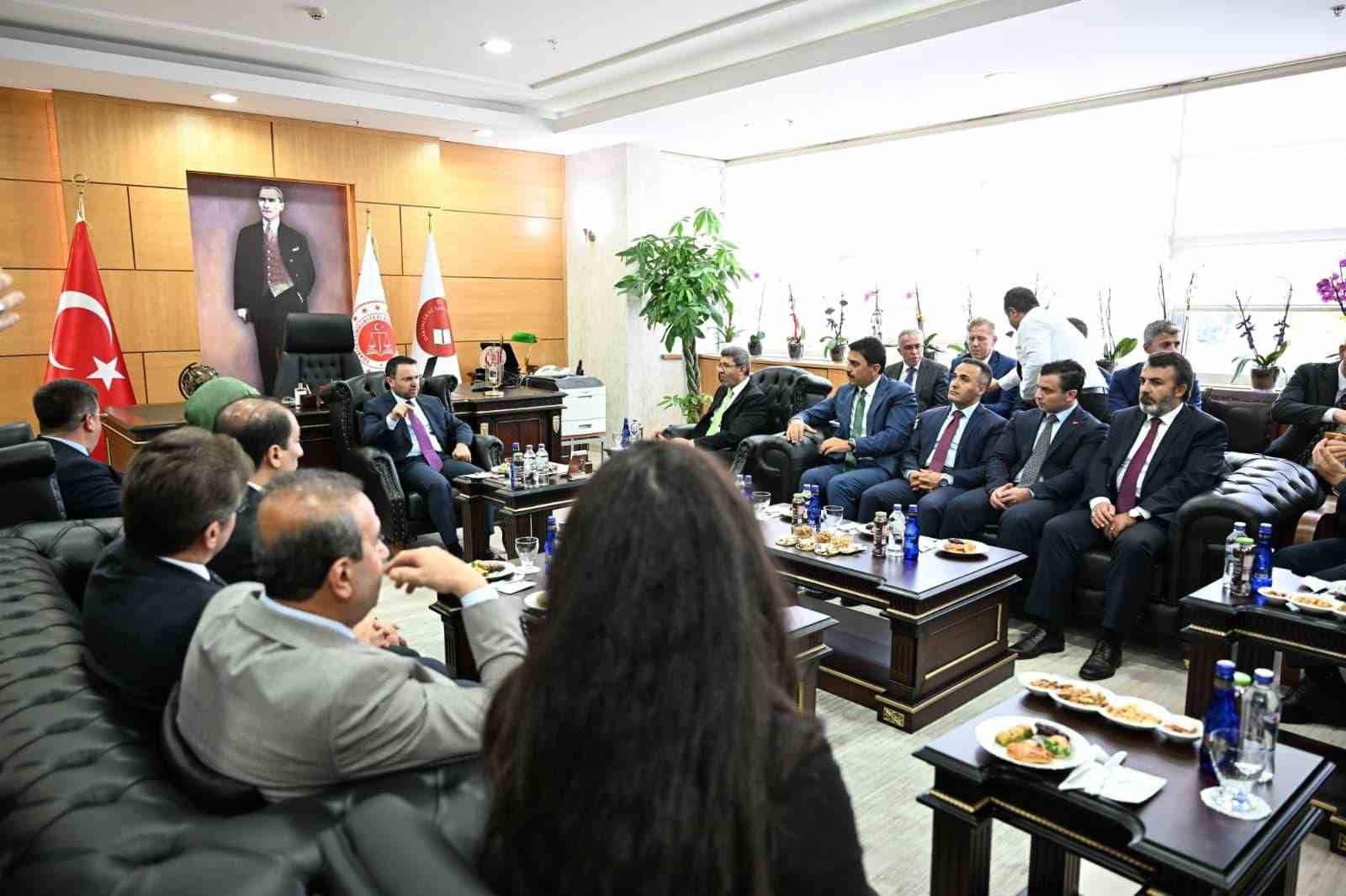 BAKAN GÜRLEK: "ŞU AN BİZİM İÇİN EN ÖNEMLİ KONU YARGININ HIZLANDIRILMASI"
