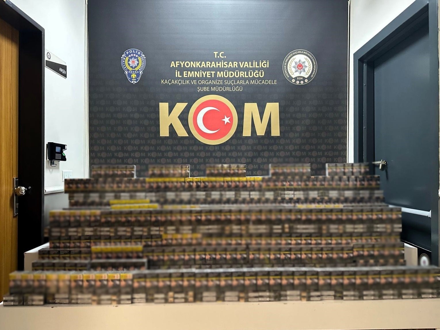 POLİS BİN 830 PAKET GÜMRÜK KAÇAĞI SİGARA ELE GEÇİRDİ