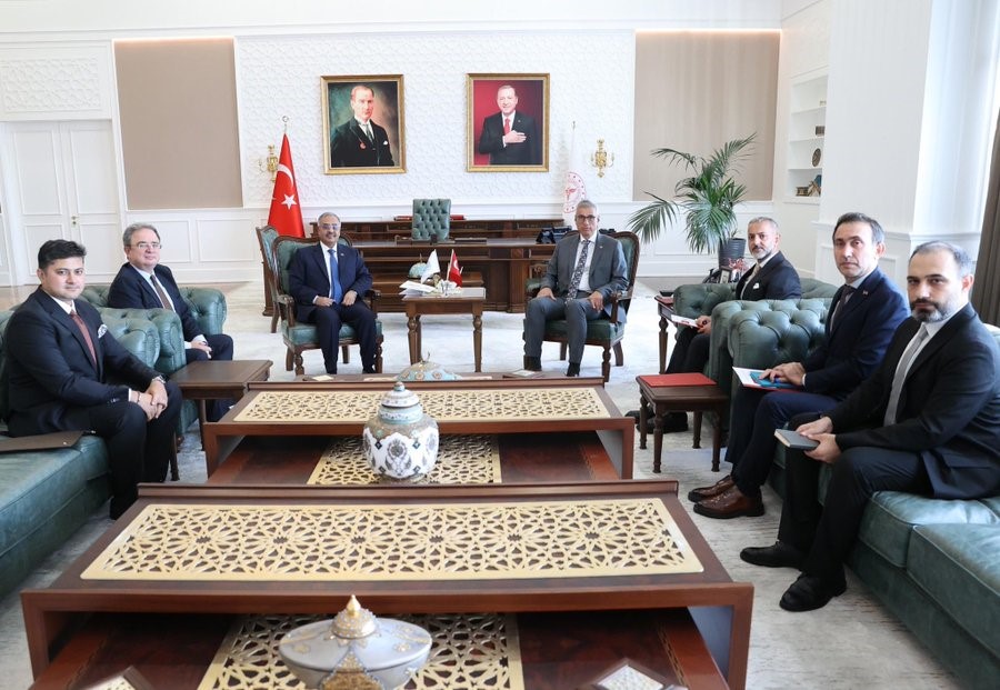 BAKAN MEMİŞOĞLU, D-8 GENEL SEKRETERİ MAHMOOD İLE BİR ARAYA GELDİ