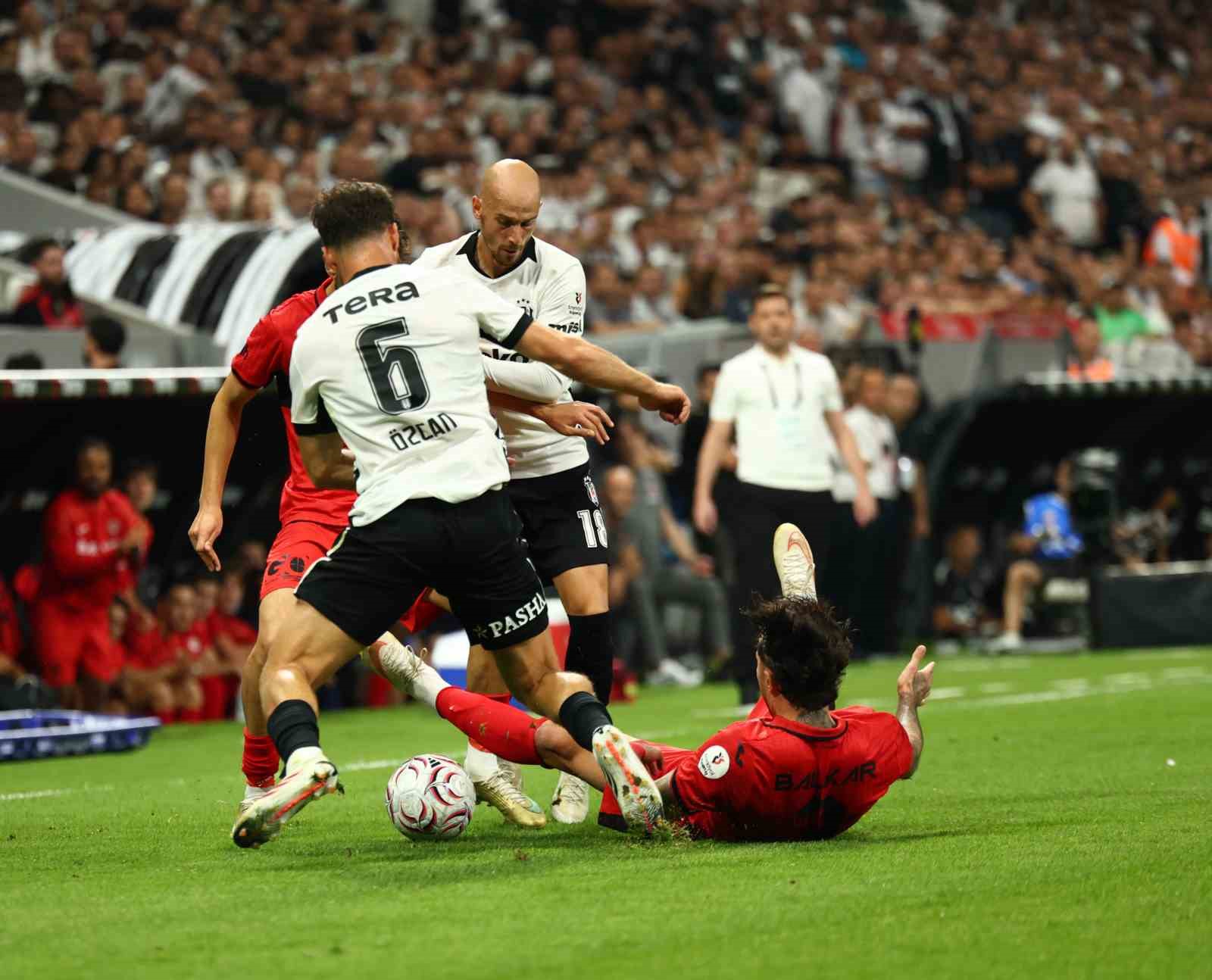 TRENDYOL SÜPER LİG: BEŞİKTAŞ: 2 - ÇORUM FK: 0 (İLK YARI)