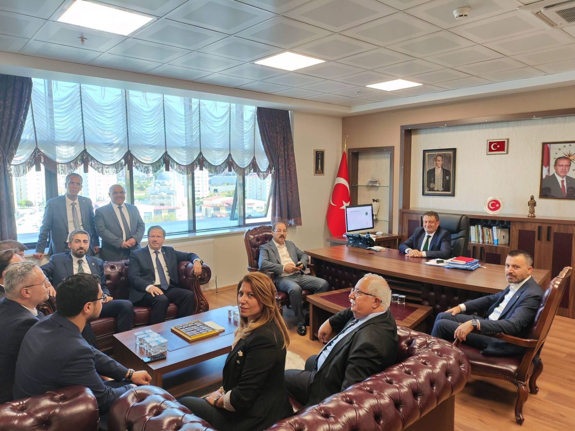 AK PARTİ HEYETİNDEN M.EĞİTİM MÜDÜRÜNE ‘HAYIRLI OLSUN’ ZİYARETİ