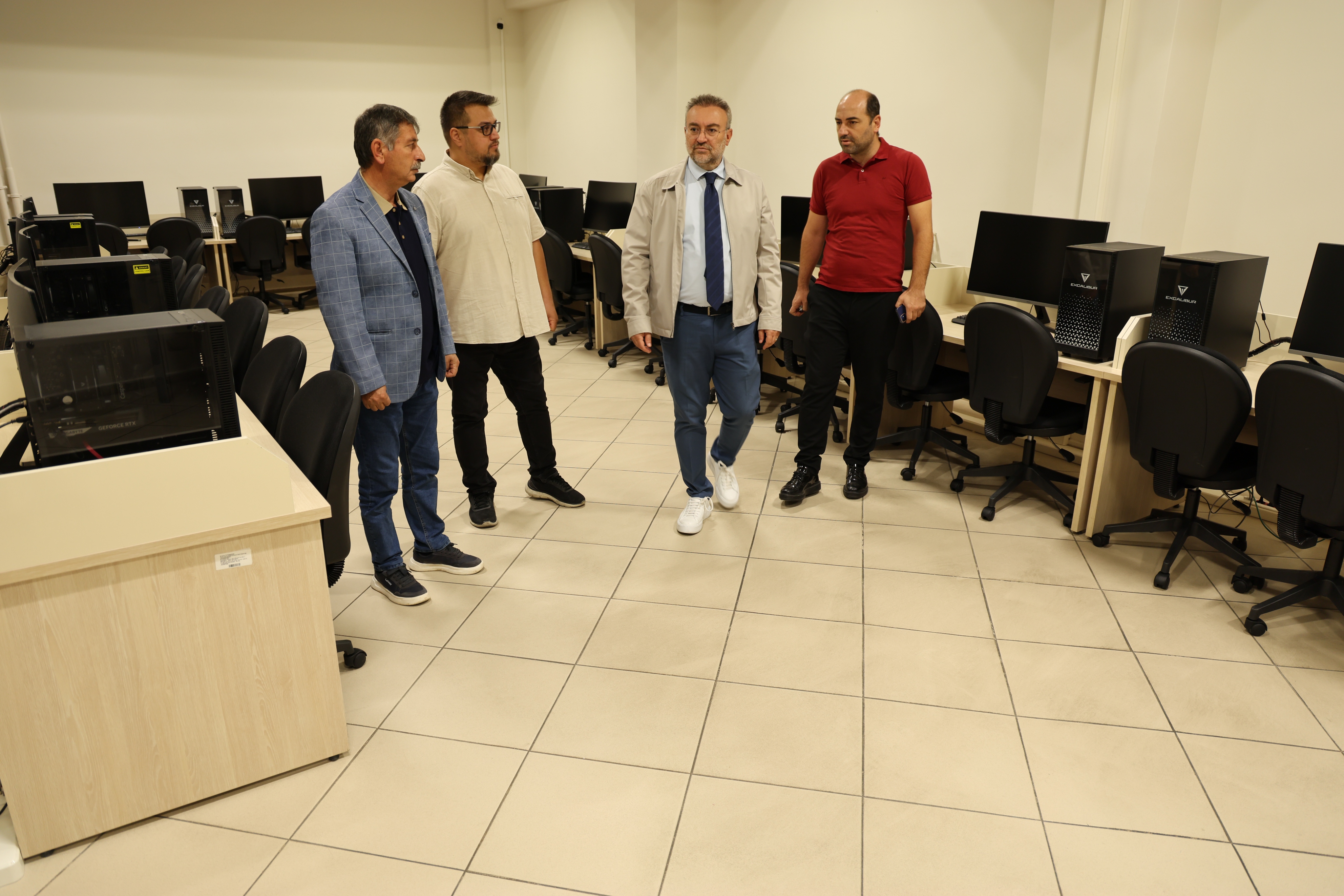 YOZGAT’TA AKADEMİSYENLERE YAPAY ZEKA LABORATUARI HİZMETİ