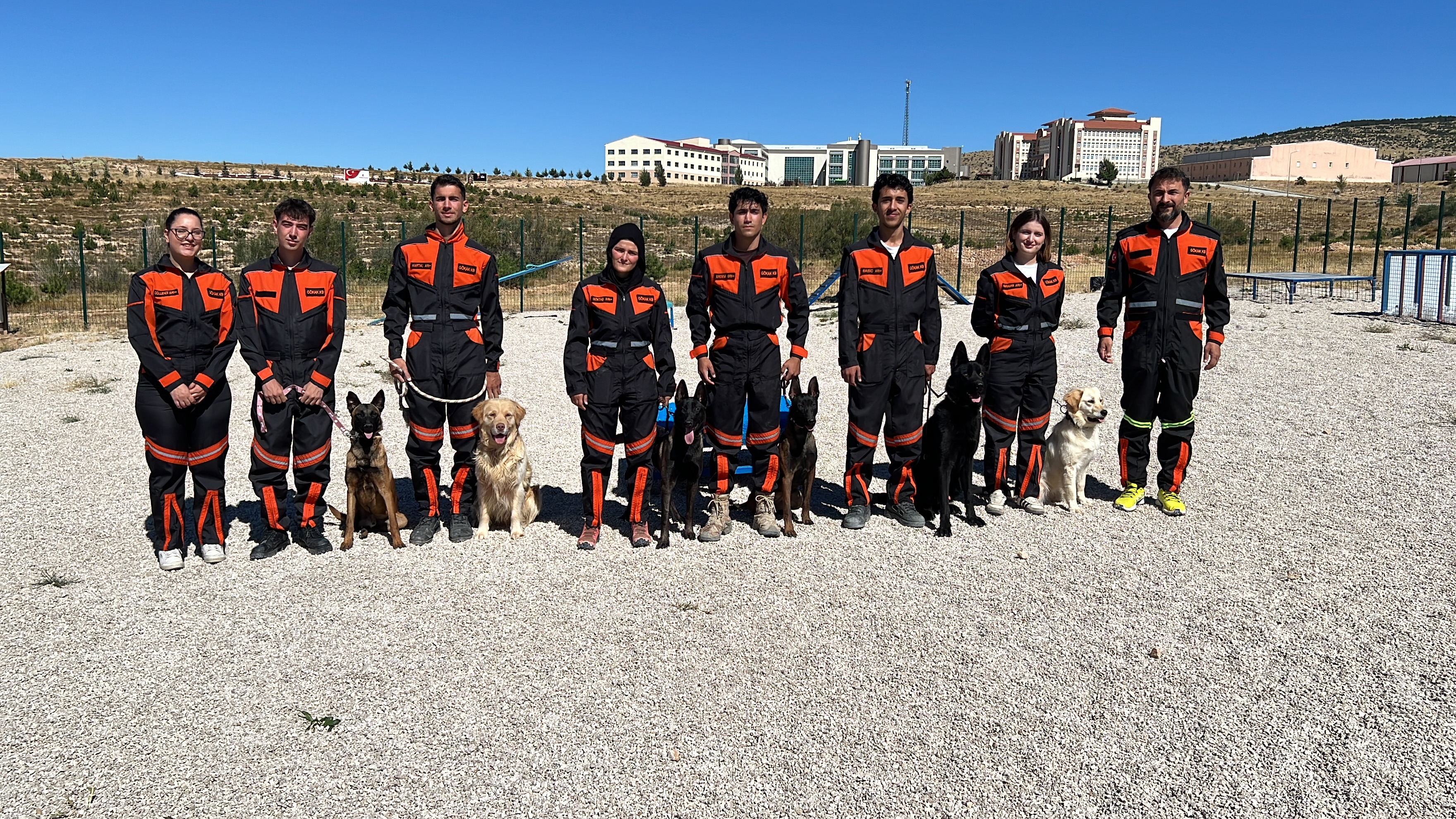BOZOK ÜNİVERSİTESİ'NDEN AFAD'A GÖREV KÖPEKLERİ TRANSFERİ