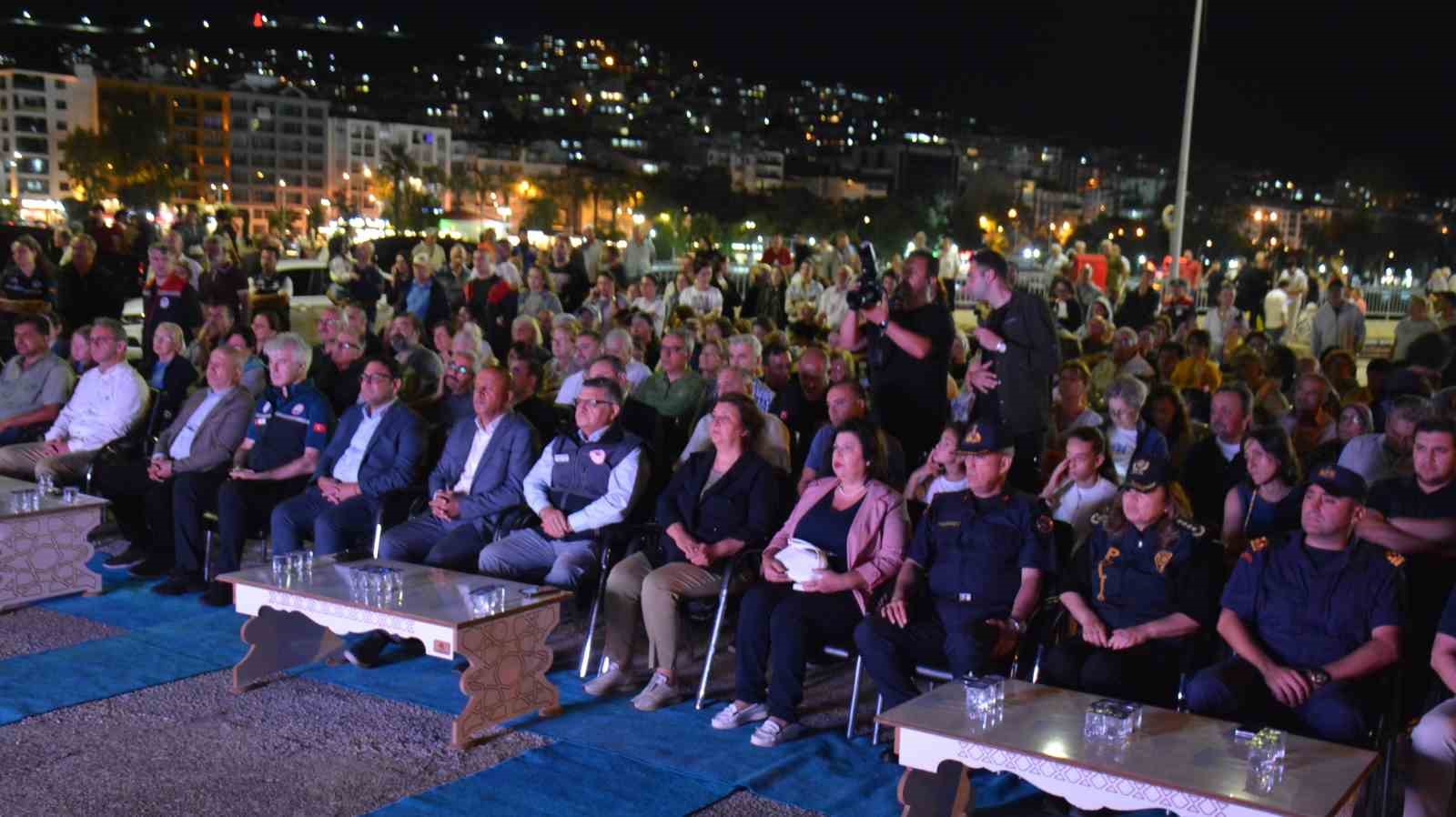 SİNOP’TA BALIKÇILAR TÖRENLE "VİRA BİSMİLLAH" DEDİ