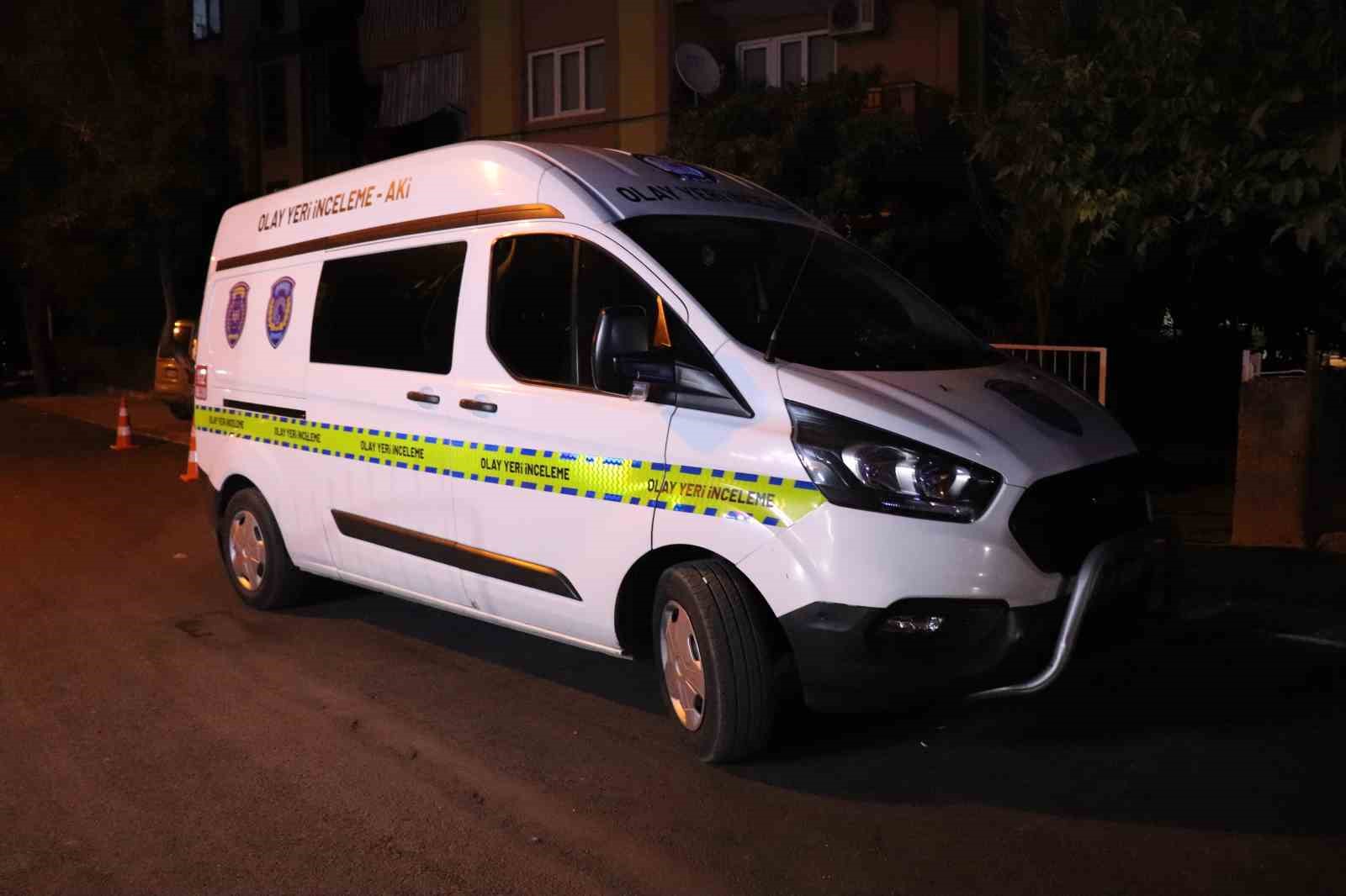 EV ARKADAŞLARI ARASINDA ÇIKAN TARTIŞMADA KAN AKTI