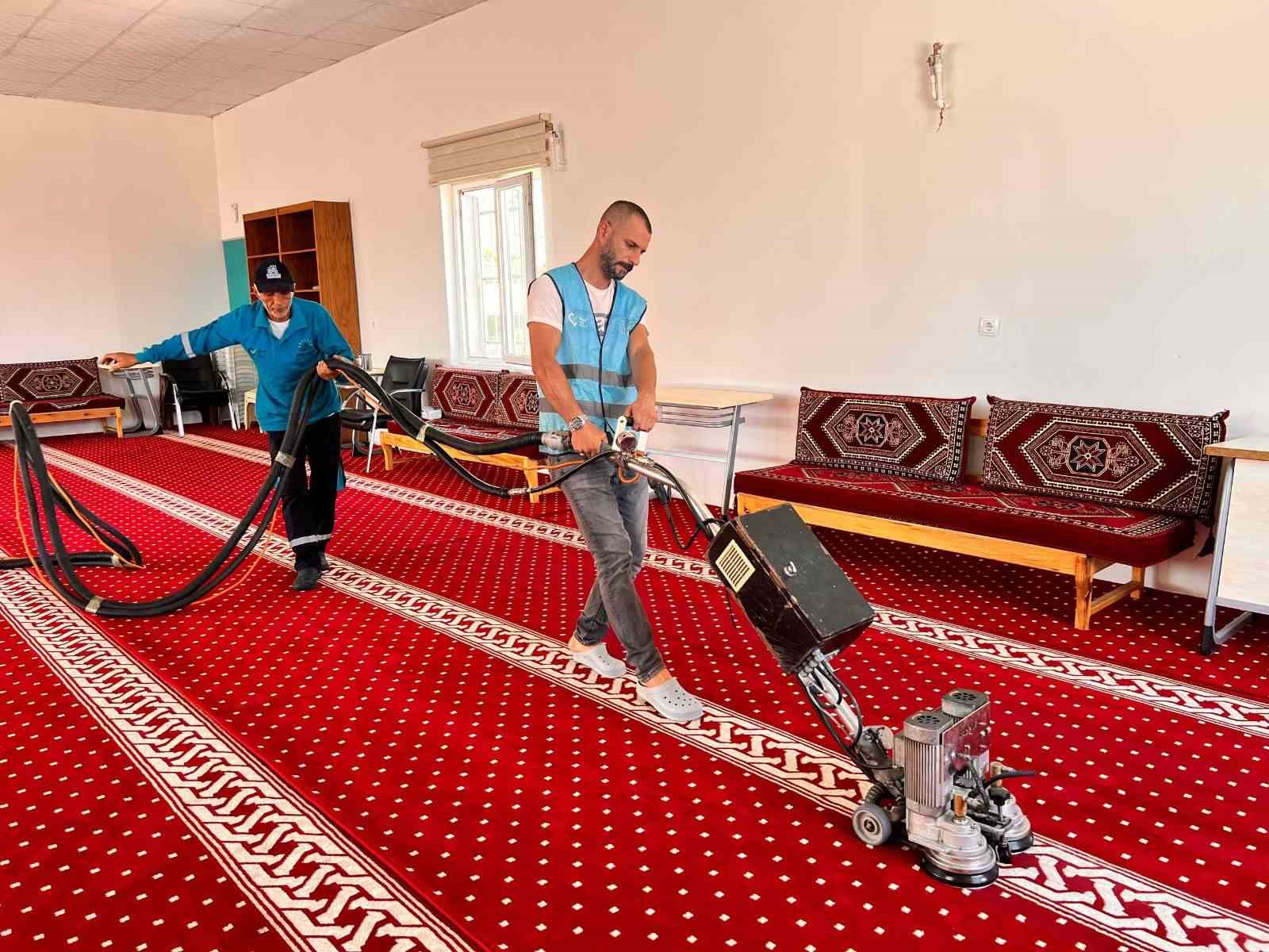 ADIYAMAN’DA İBADETHANELERDE TEMİZLİK ÇALIŞMASI