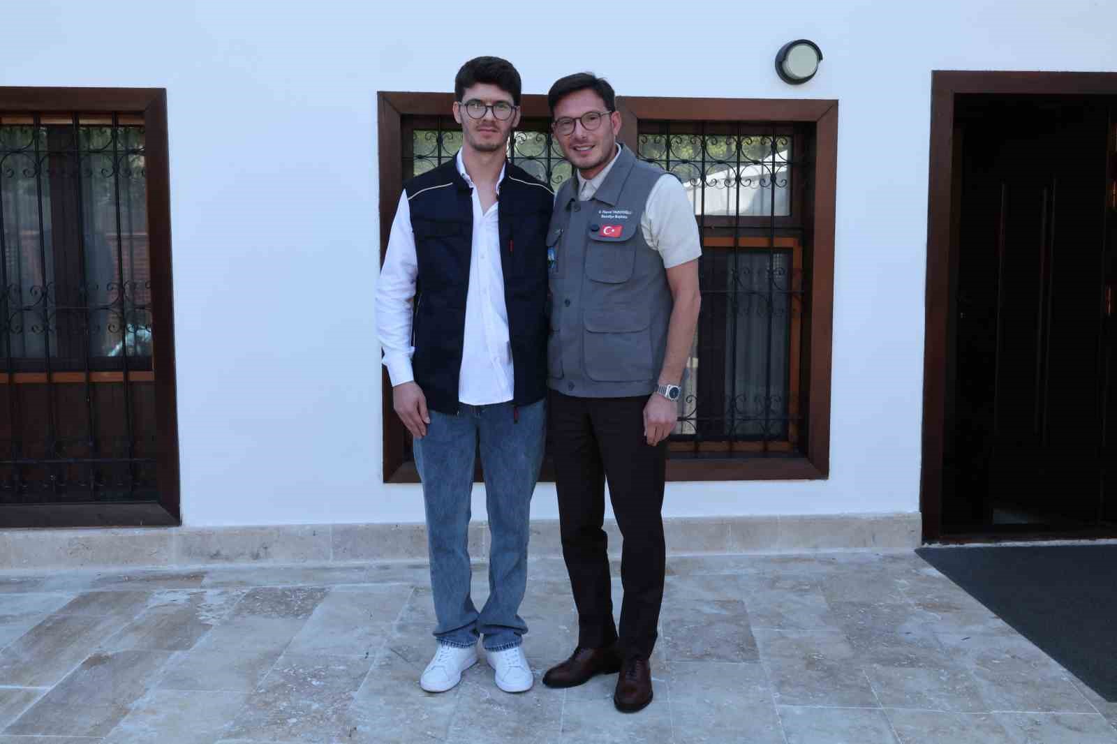 KENDİ SESİYLE KARŞILAŞAN BAŞKAN YAZICIOĞLU KAHKAHALARA BOĞULDU