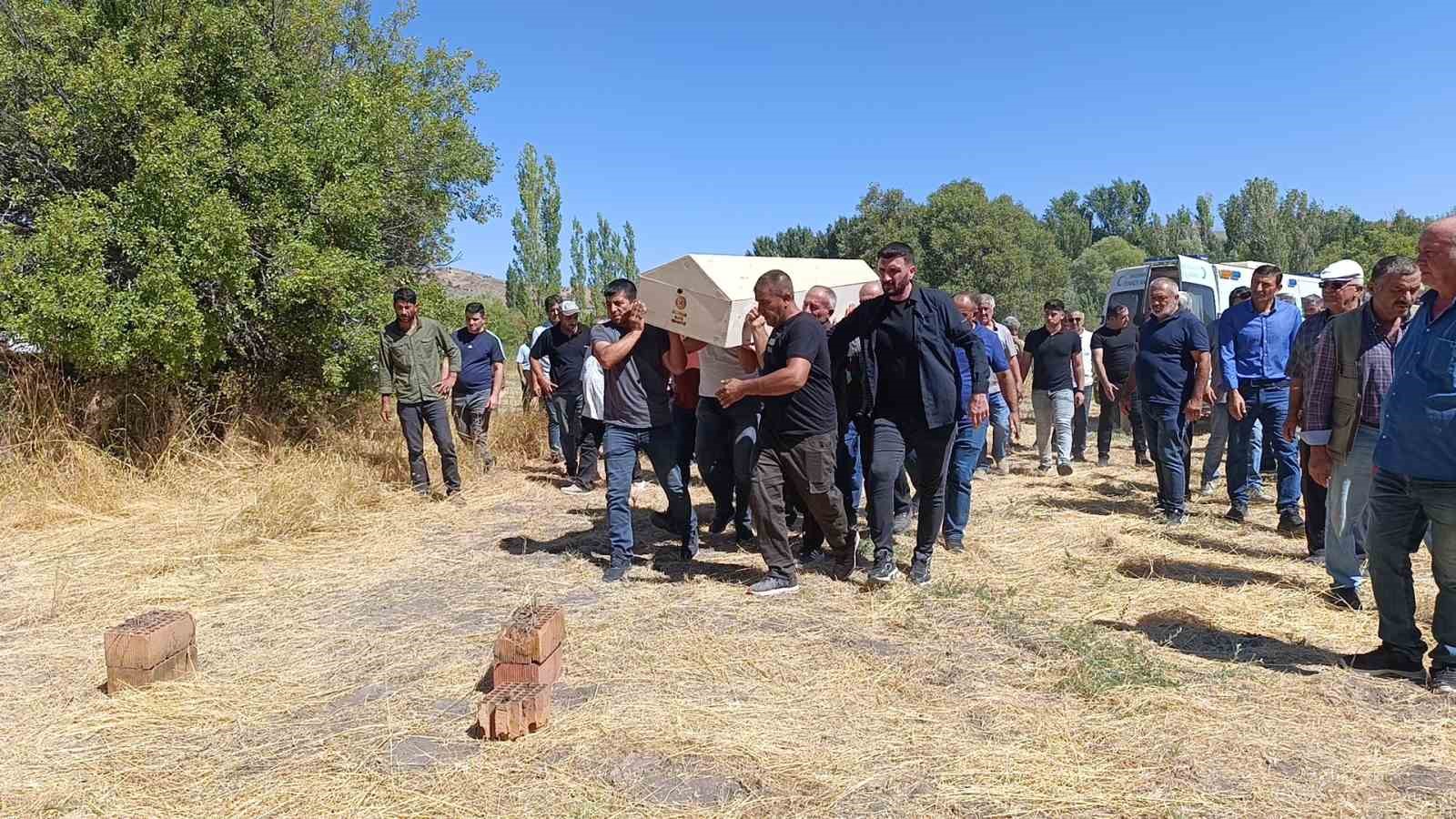 MUĞLA’DA ÖLDÜRÜLEN GENÇ KADIN MEMLEKETİ MALATYA’DA TOPRAĞA VERİLDİ