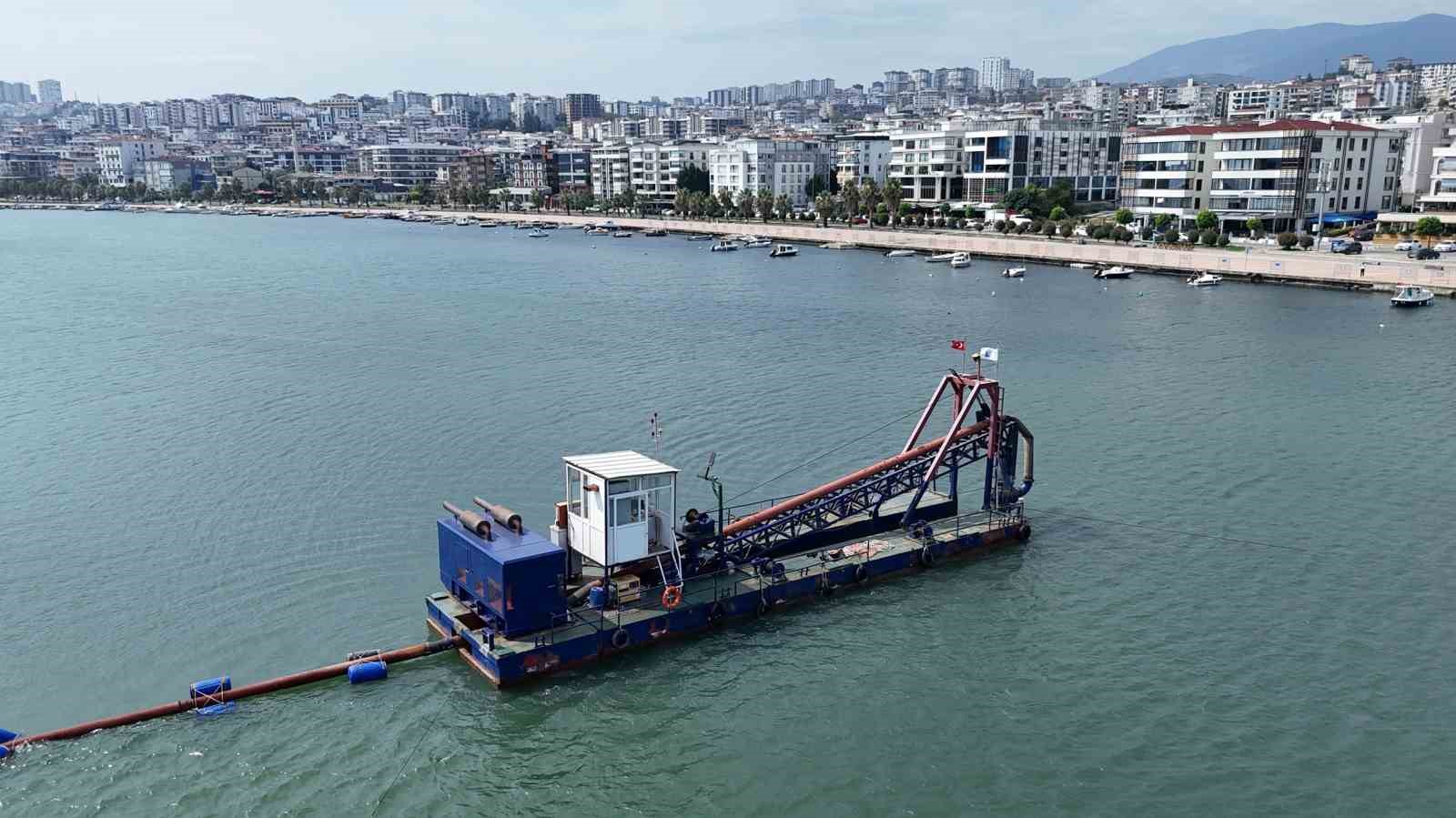KURUPELİT YAT LİMANI’NDAKİ YOSUNLAŞMA VE KOKU PROBLEMİNE ÇÖZÜM
