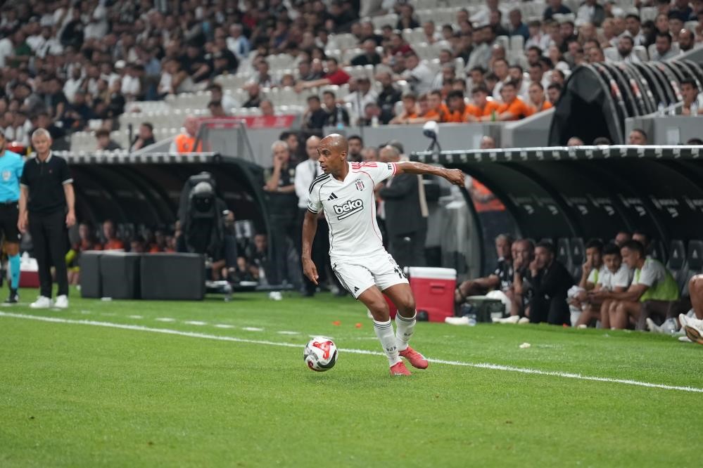 BEŞİKTAŞ, JOAO MARİO İLE YOLLARINI AYIRDI
