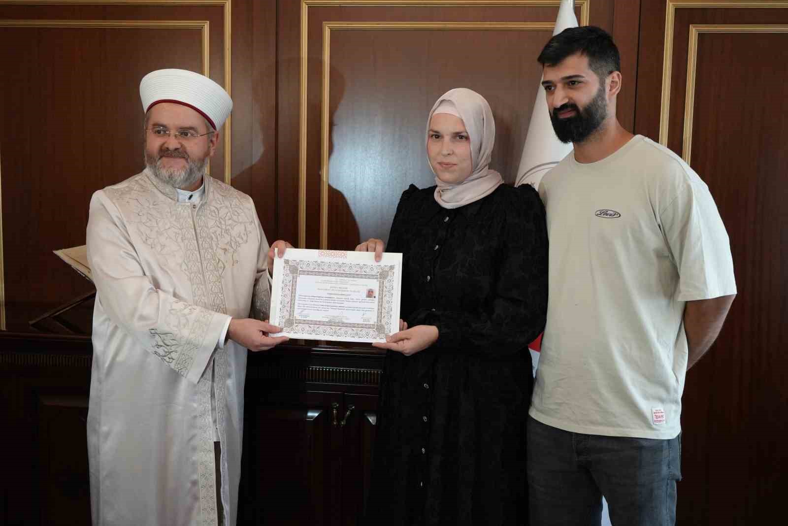 GAZZE’DEKİ İNSANLIK DRAMINDAN ETKİLENEN ALMAN KADIN MÜSLÜMAN OLDU