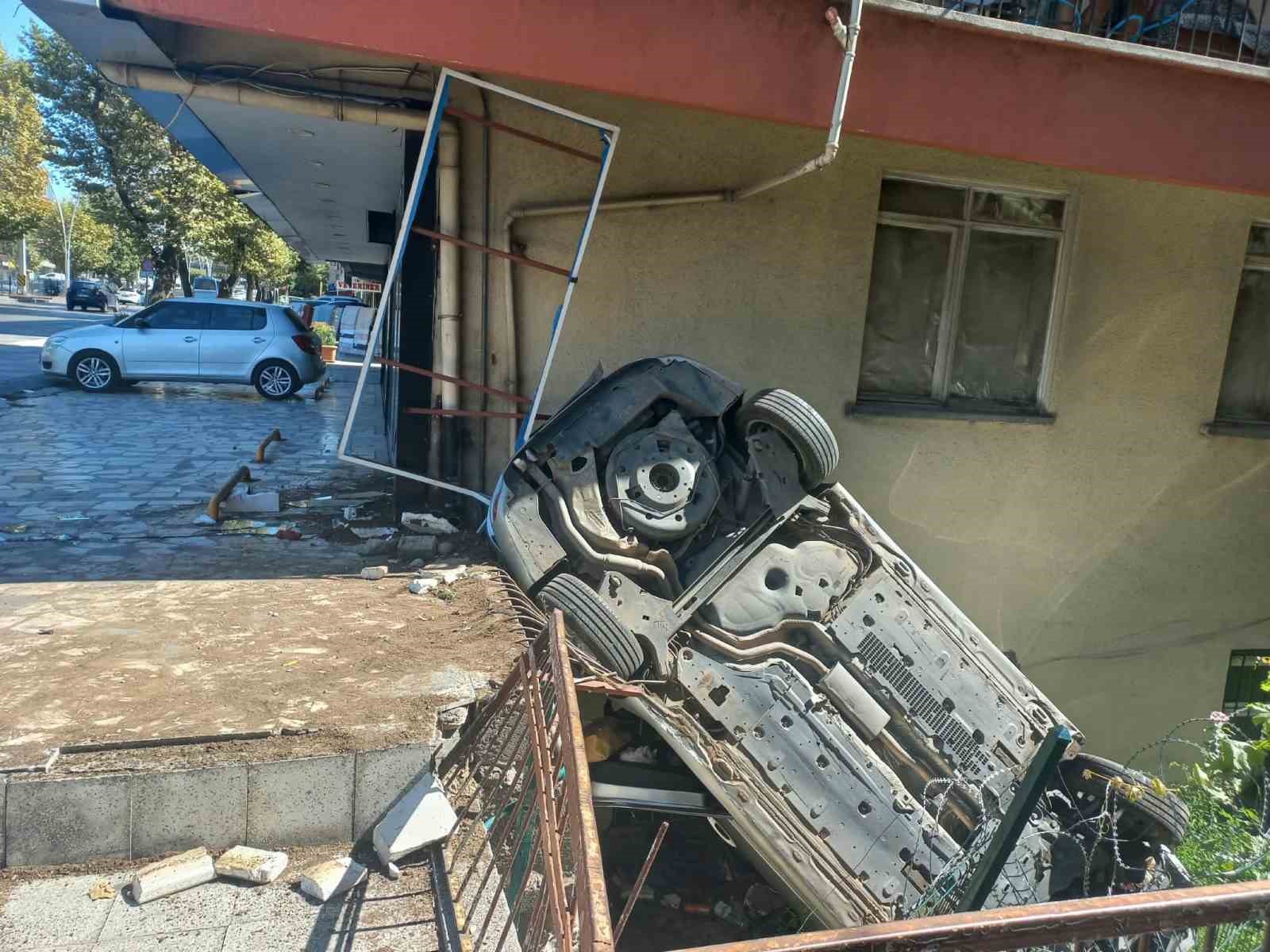 ANKARA’DA ARAÇLARIN ÇARPIŞTIĞI KAZADA 1 KİŞİ YARALANDI