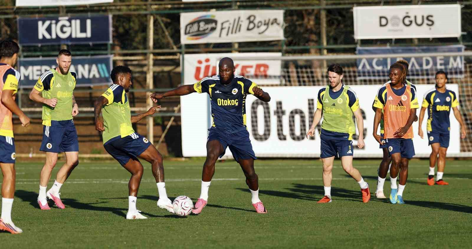 FENERBAHÇE’DE BEŞİKTAŞ MAÇININ HAZIRLIKLARI BAŞLADI