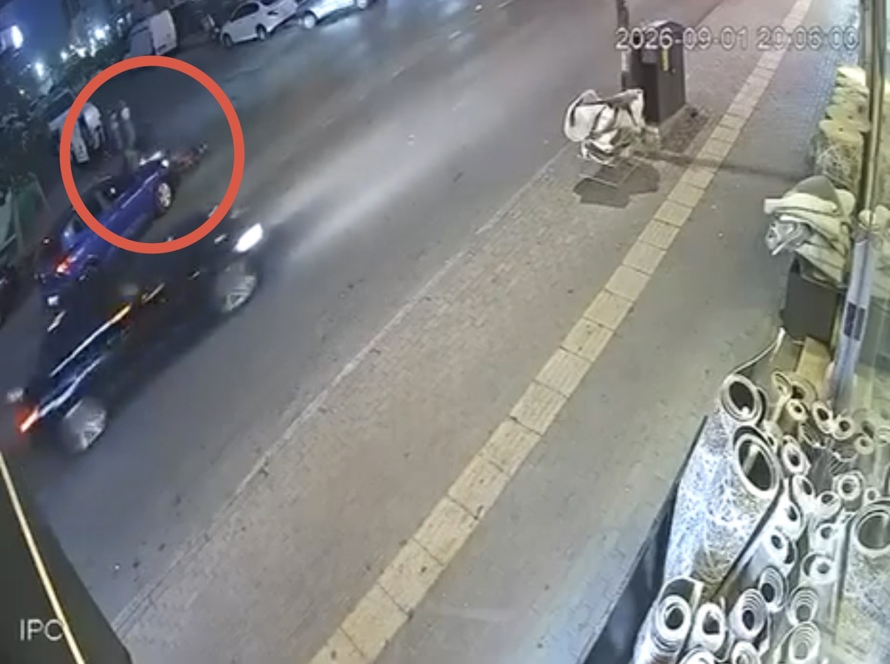 BURSA’DA OTOMOBİL İLE ÇARPIŞAN MOTOKURYE YARALANDI