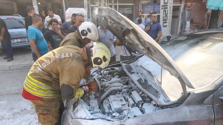 İSKENDERUN’DA OTOMOBİL ALEVLERE TESLİM OLDU