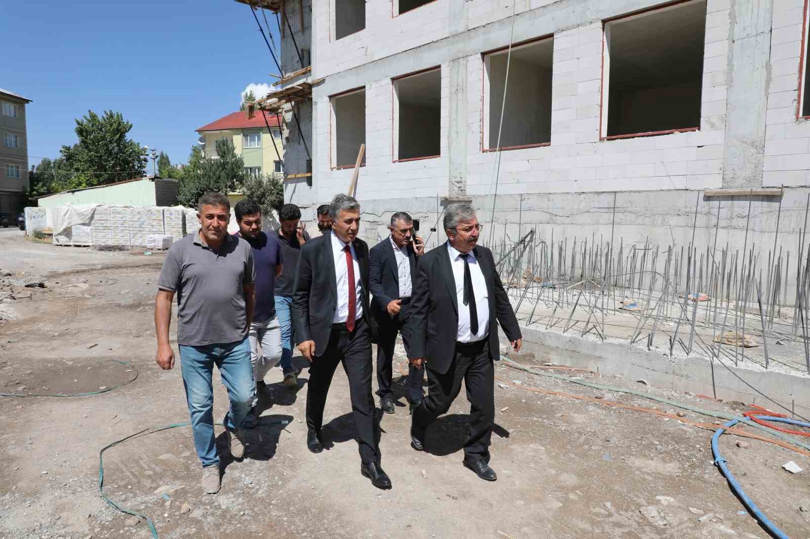 AĞRI MİLLİ EĞİTİM MÜDÜRÜ ÇAKAN, PATNOS’TA OKULLARDAKİ HAZIRLIKLARI İNCELEDİ