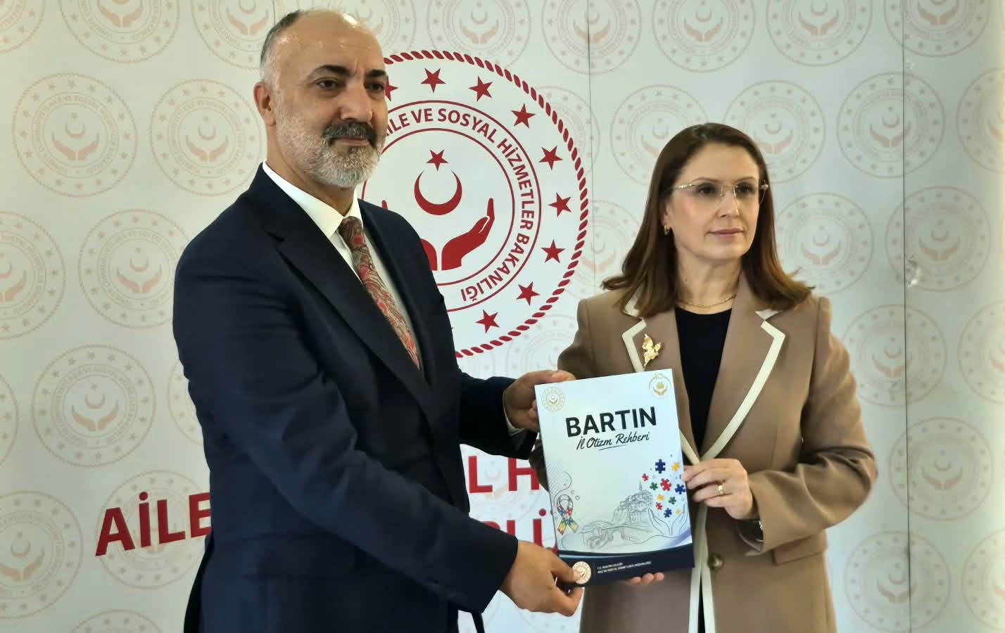 OTİZMLERE YOL HARİTASI OLACAK "REHBER" HAZIRLANDI