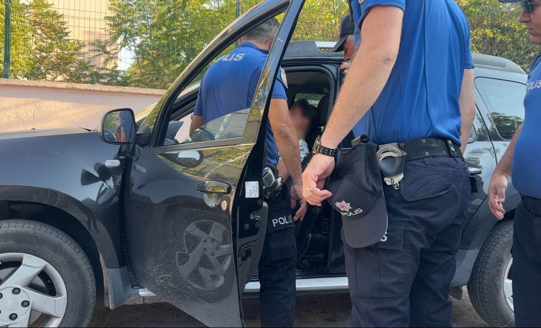 KENDİSİNE ZARAR VERDİĞİNİ İHBAR EDEN KADIN, ARAÇTA FENALAŞMIŞ HALDE BULUNDU