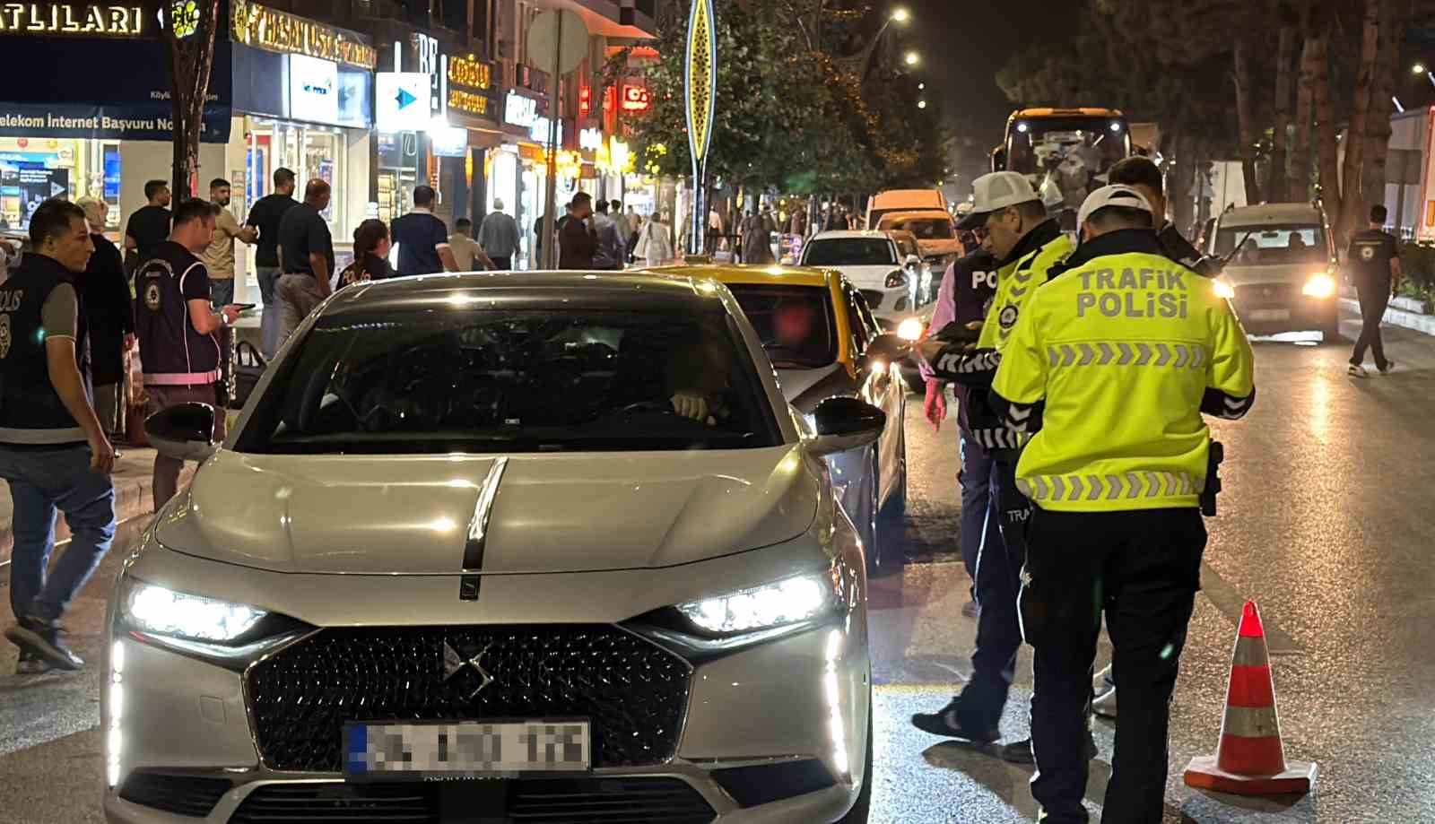 TATVAN’DA 11 NOKTADA 150 PERSONELİN KATILIMIYLA GENİŞ KAPSAMLI ASAYİŞ UYGULAMASI YAPILDI