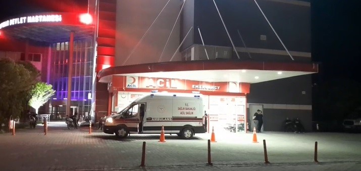 KONYA’DA OTOMOBİLLE ÇARPIŞAN MOTOSİKLETTEKİ 2 KİŞİ YARALANDI