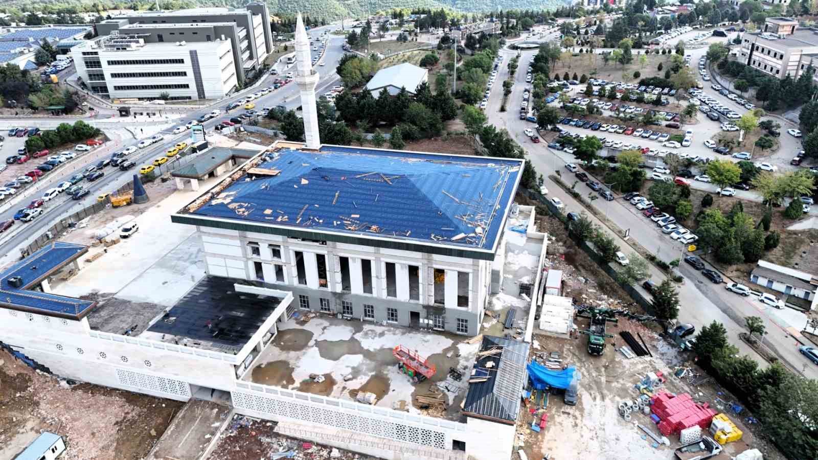 "UMUTTEPE CAMİİ VE OTOPARK PROJESİ" GÜN SAYIYOR: YÜZDE 90’I TAMAMLANDI